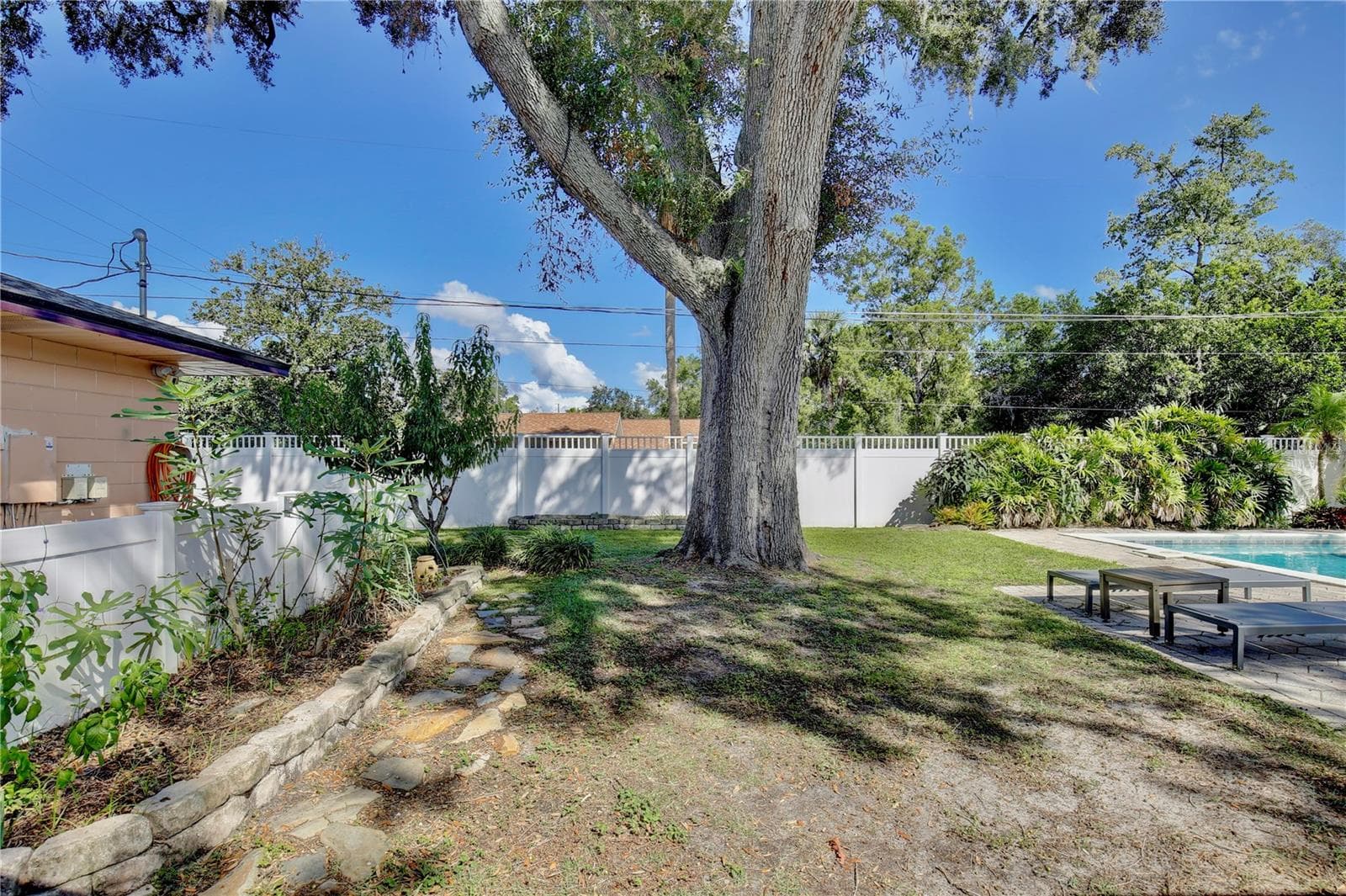 Single Family Residence at 2387 WASHINGTON RD, MOUNT DORA, photo 44 of 67