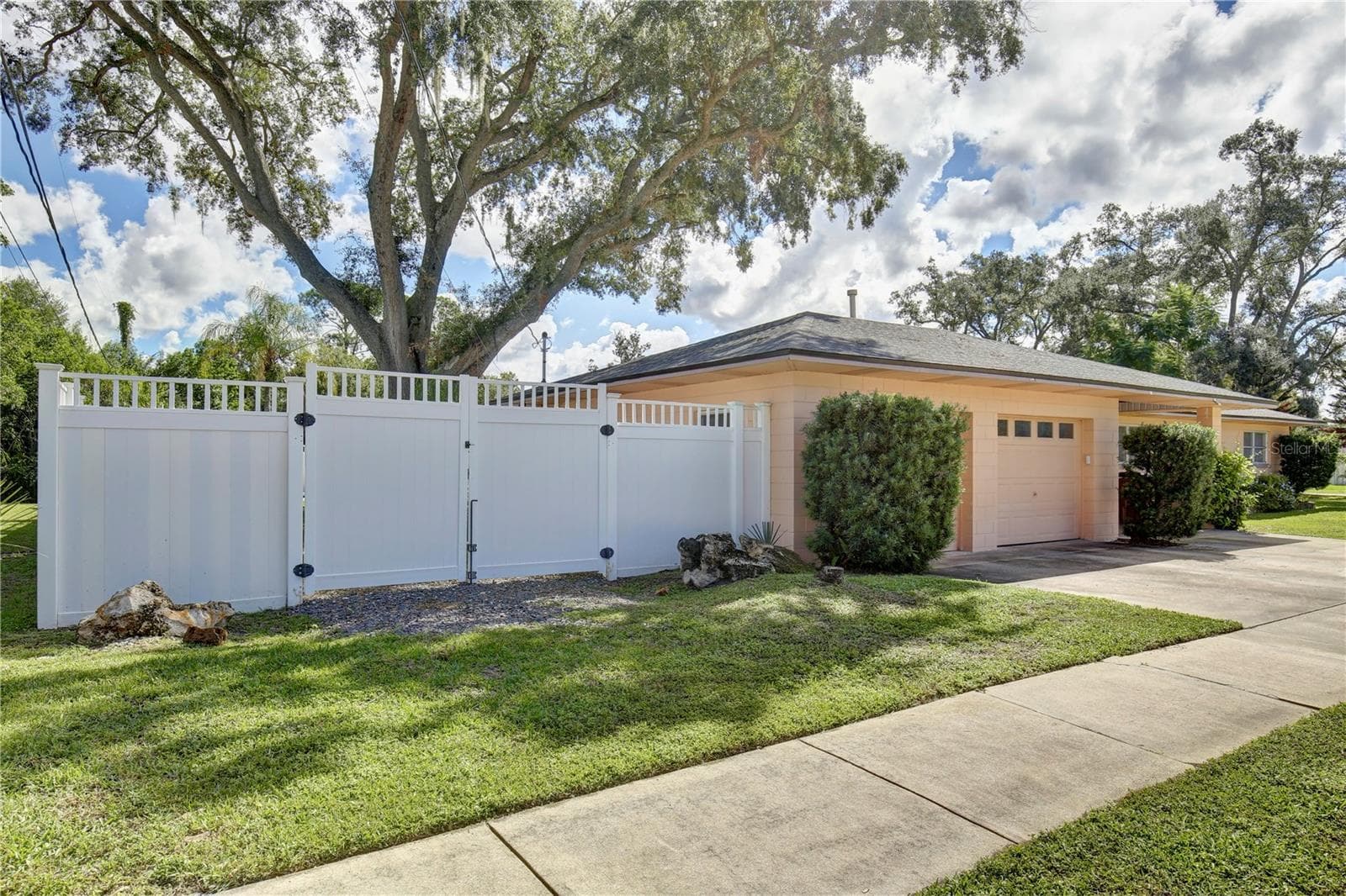 Single Family Residence at 2387 WASHINGTON RD, MOUNT DORA, photo 47 of 67