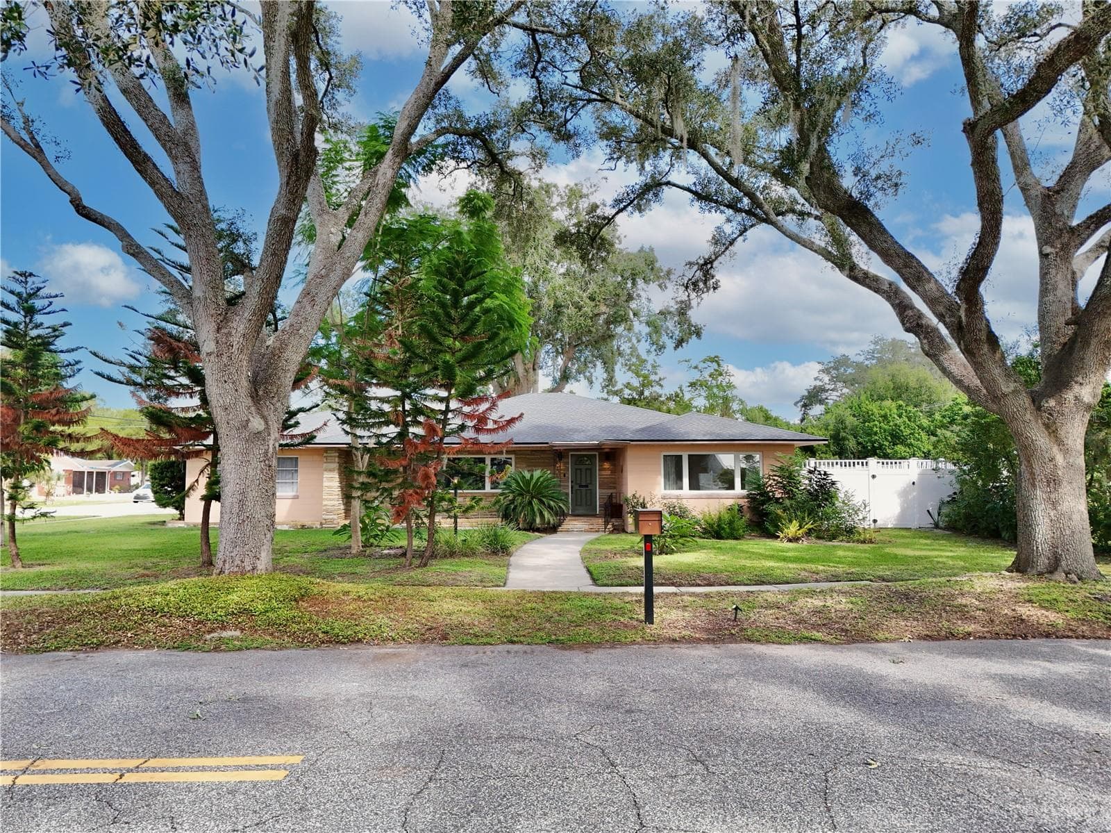 Single Family Residence at 2387 WASHINGTON RD, MOUNT DORA, photo 50 of 67