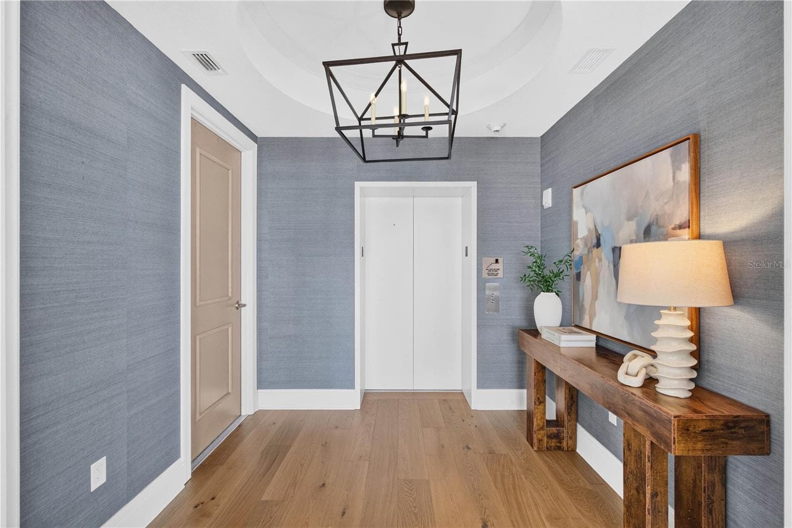 Private Elevator Foyer - 180 BEACH DR NE #502, ST PETERSBURG