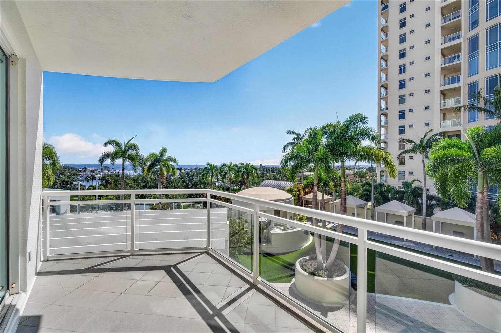 Family Room Balcony - 180 BEACH DR NE #502, ST PETERSBURG
