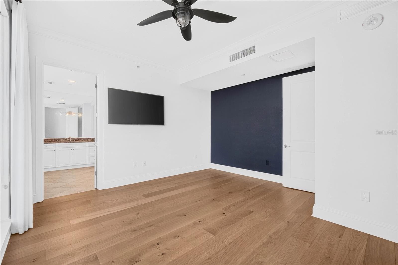 Guest Suite 2 - 180 BEACH DR NE #502, ST PETERSBURG
