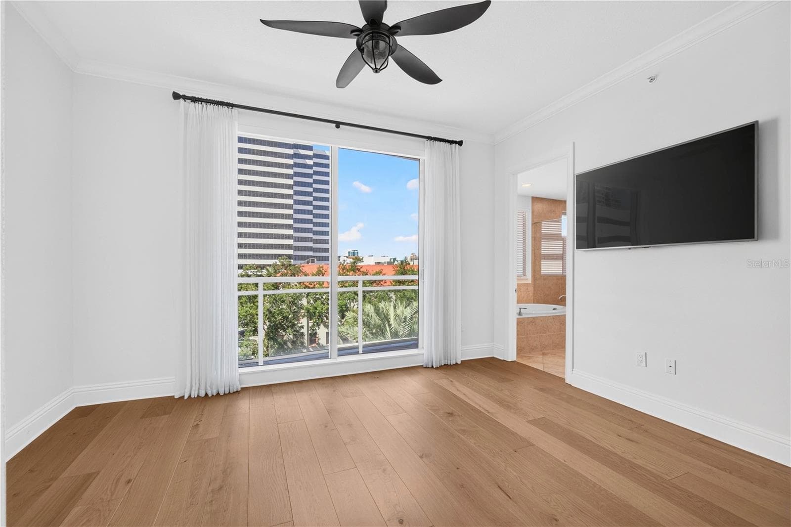 Guest Suite 2 - 180 BEACH DR NE #502, ST PETERSBURG