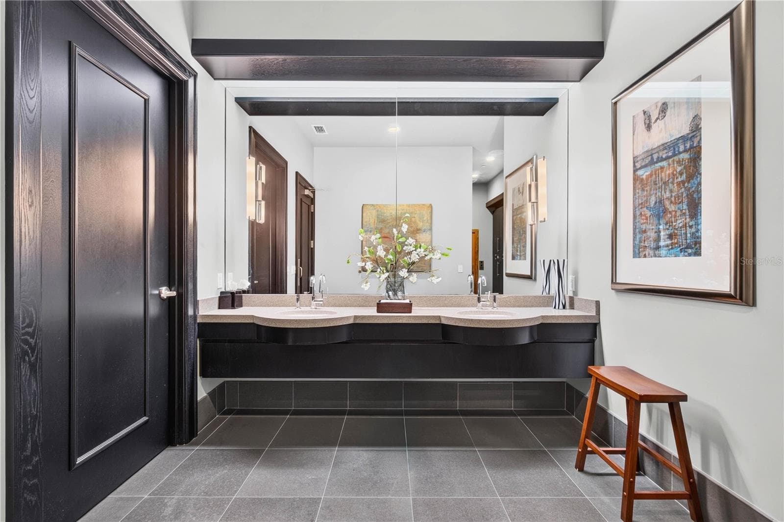 Spa-Inspired Changing Rooms - 180 BEACH DR NE #502, ST PETERSBURG
