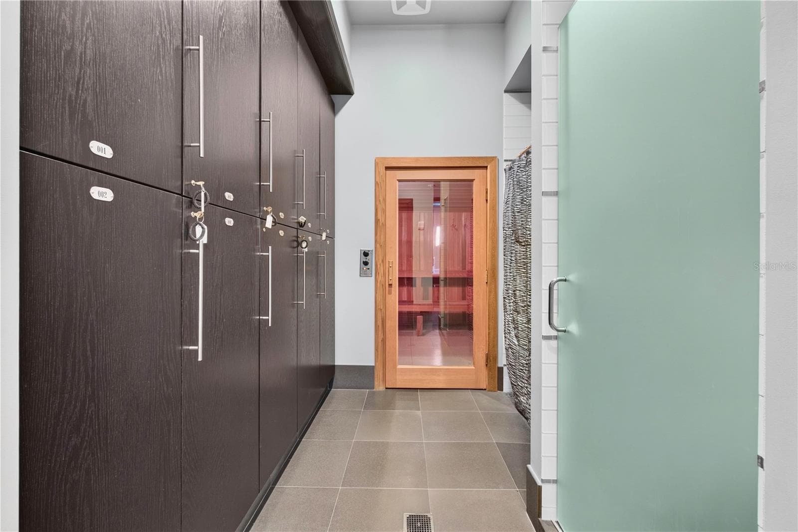 Spa-Inspired Changing Rooms - 180 BEACH DR NE #502, ST PETERSBURG