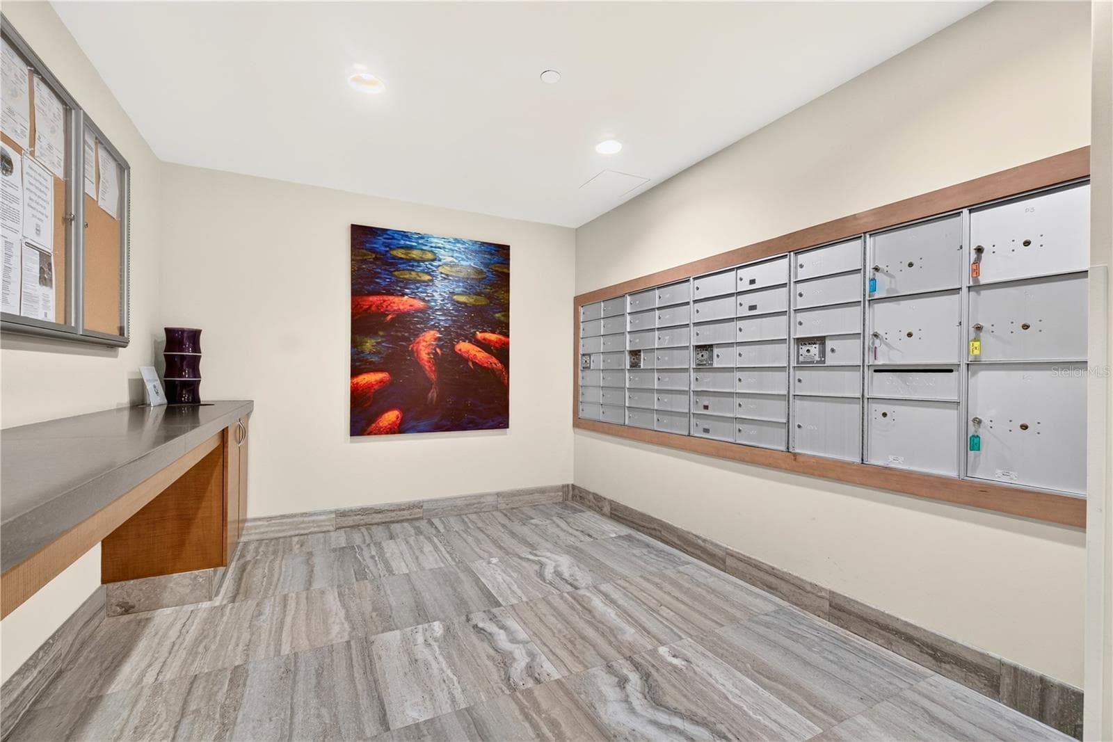 Residents' Mail Room - 180 BEACH DR NE #502, ST PETERSBURG