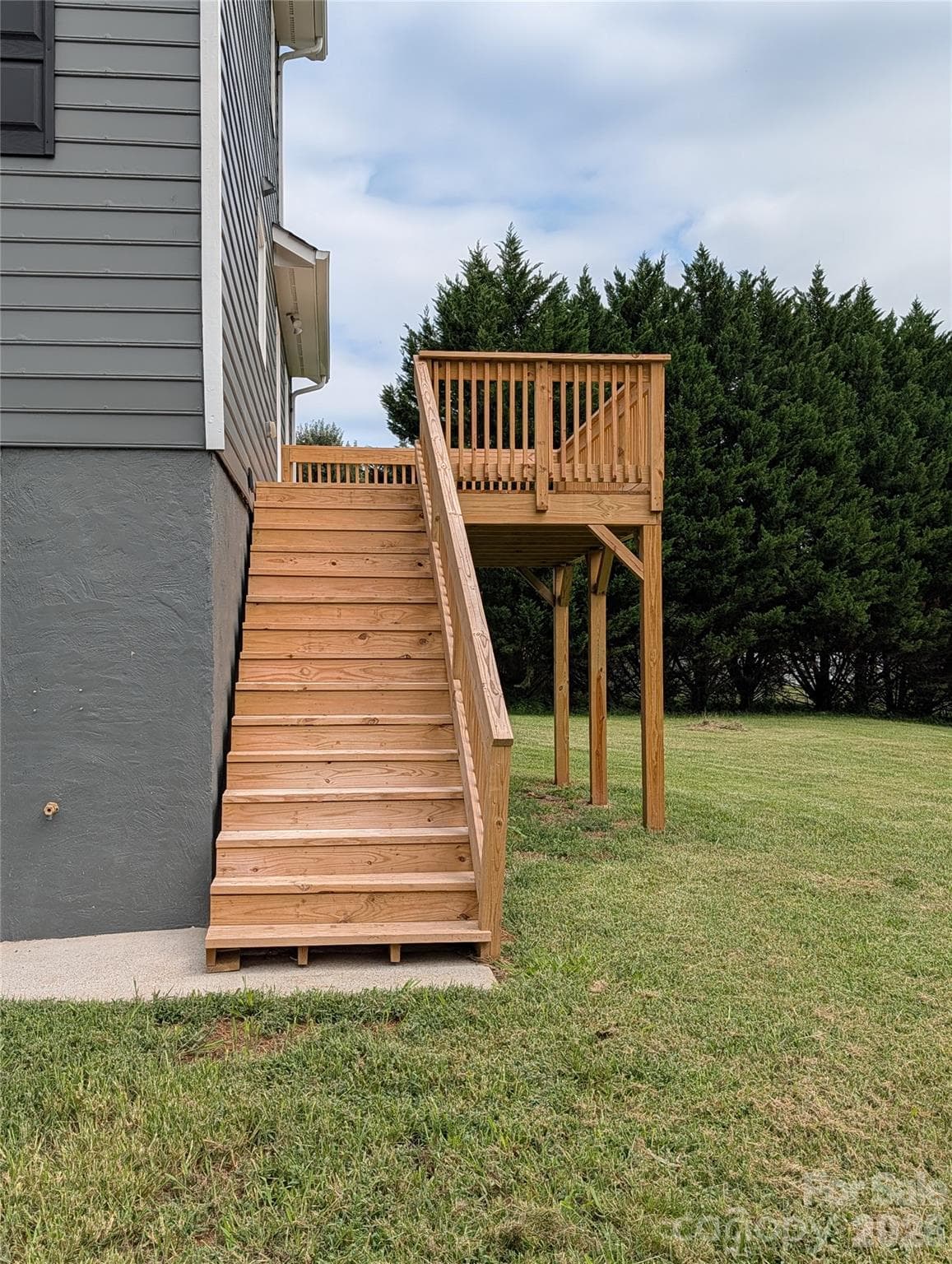 Single Family Residence at 5519 Winding Oak Drive, Hickory, photo 5 of 31