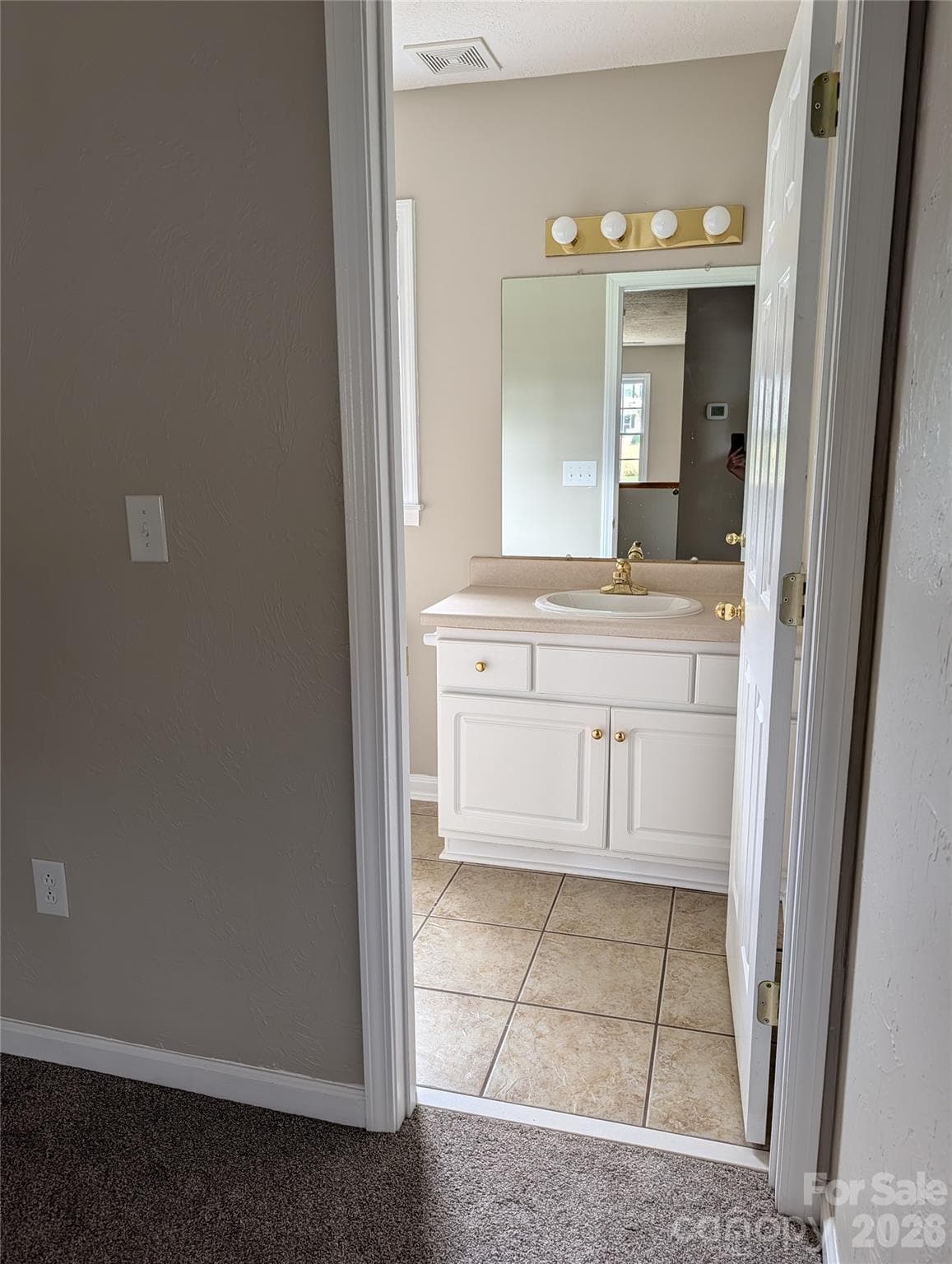 Single Family Residence at 5519 Winding Oak Drive, Hickory, photo 22 of 31