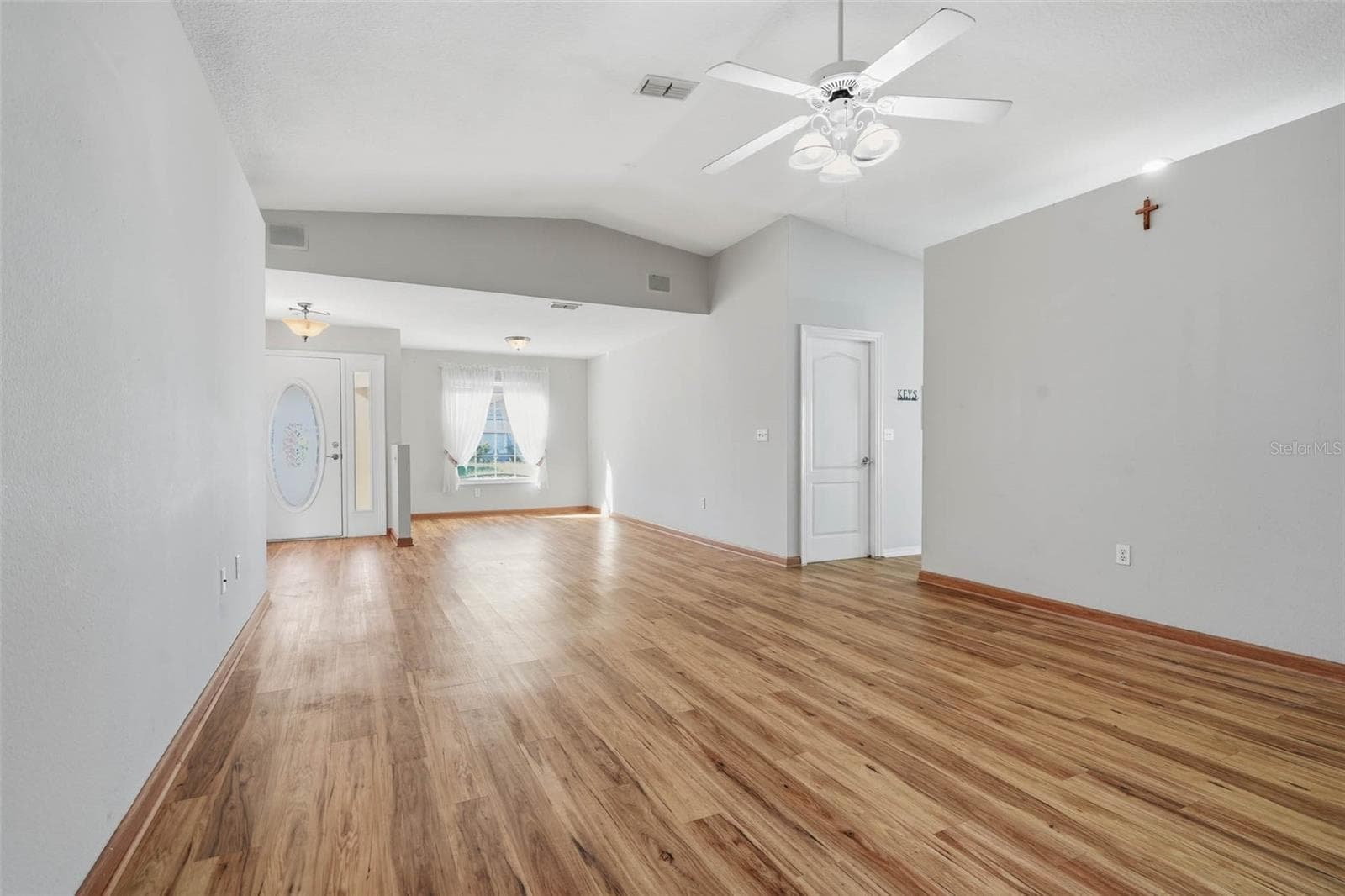 Single Family Residence at 29307 KAPALUA WAY, SAN ANTONIO, photo 14 of 52
