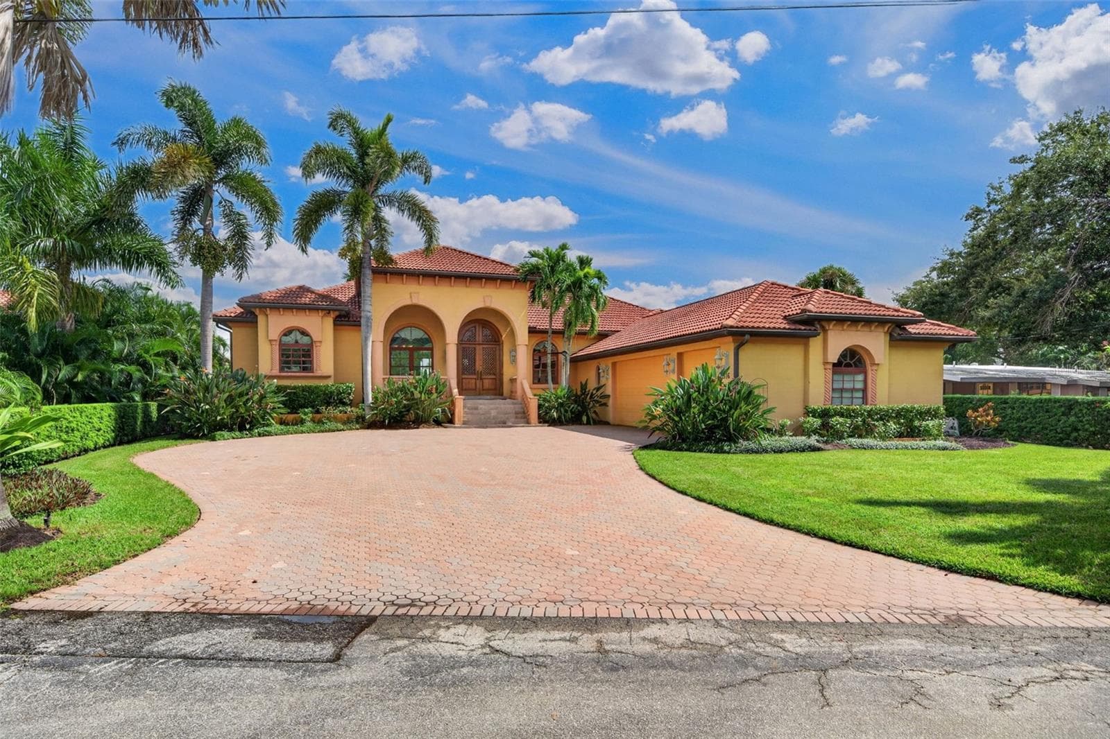 Single Family Residence at 316 W BAY DR, VENICE, photo 5 of 100