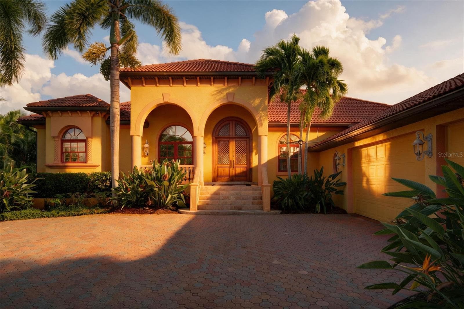 Single Family Residence at 316 W BAY DR, VENICE, photo 9 of 100