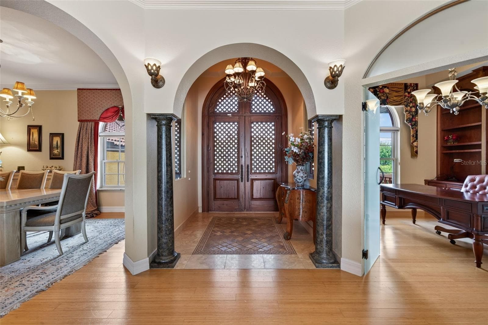 Single Family Residence at 316 W BAY DR, VENICE, photo 13 of 100