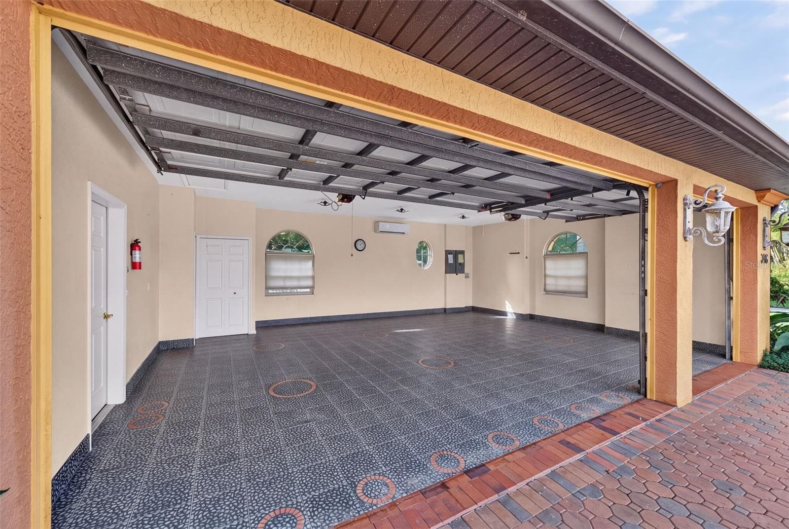 Single Family Residence at 316 W BAY DR, VENICE, photo 90 of 100