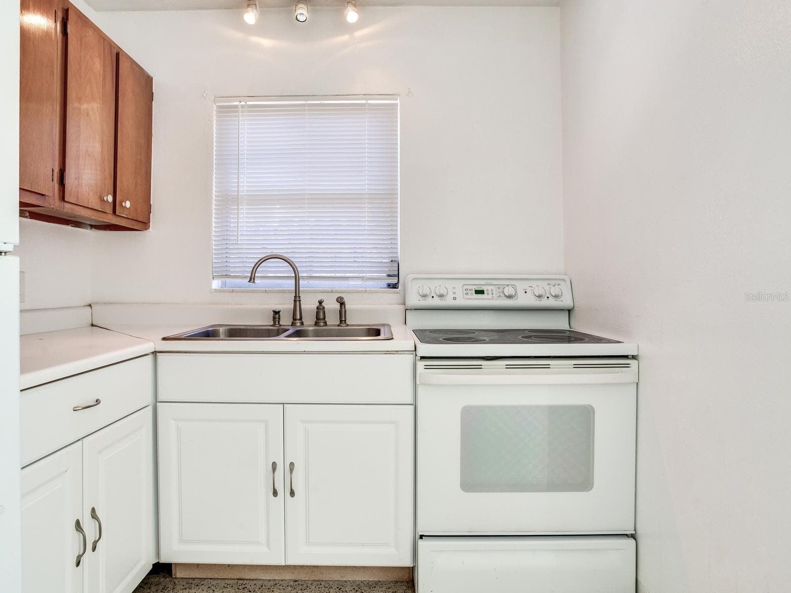 Duplex at 245 115TH AVE, TREASURE ISLAND, photo 37 of 54
