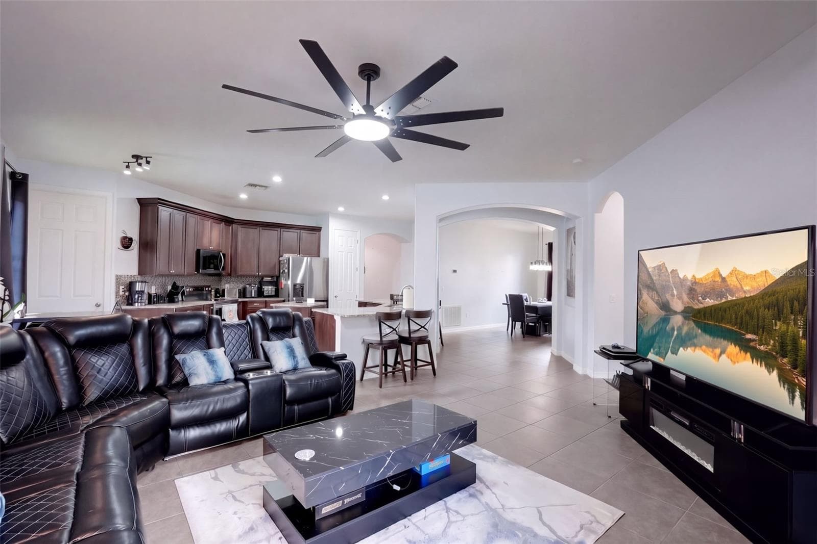 Single Family Residence at 1773 WATERSIDE OAKS DR, ORANGE CITY, photo 9 of 49