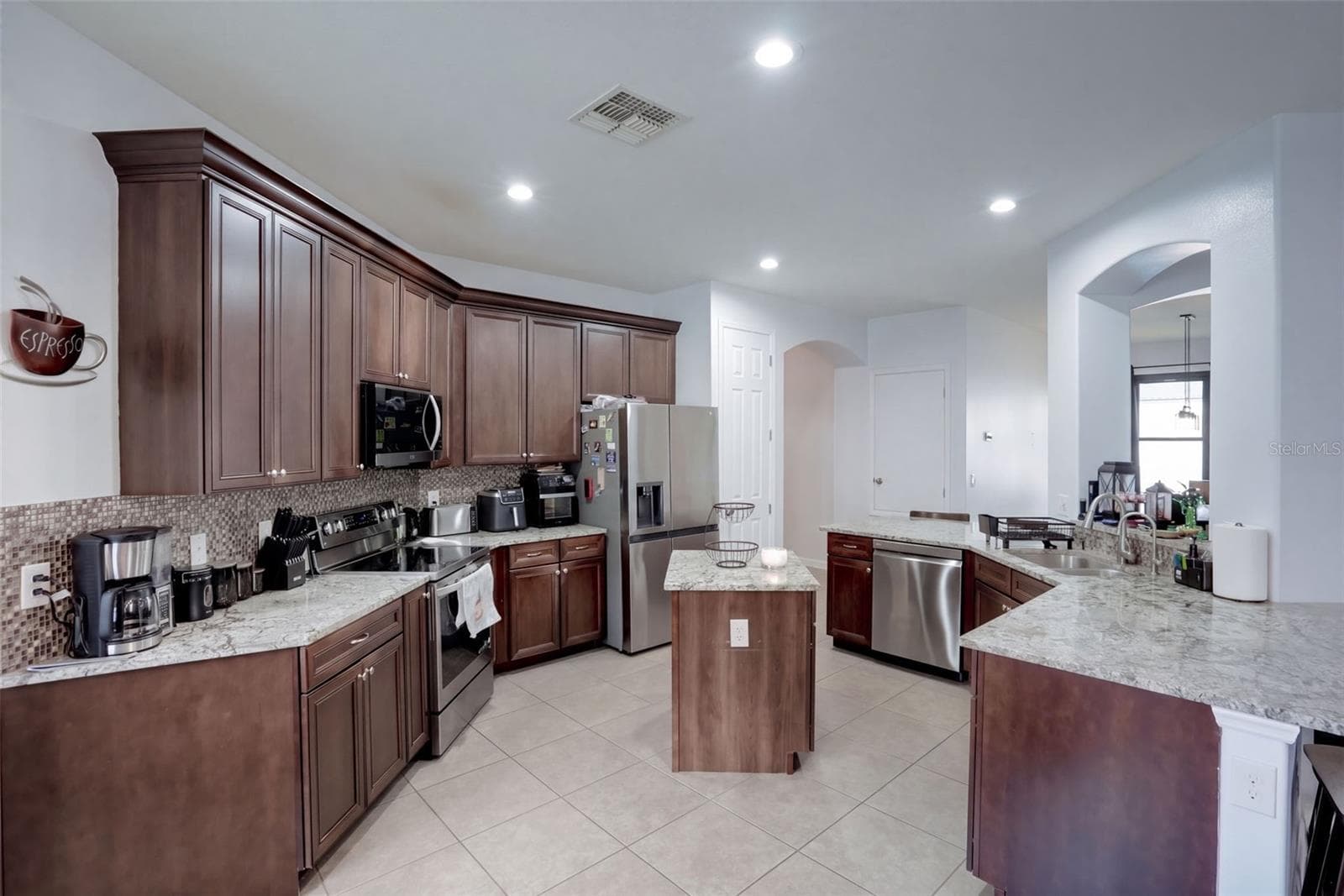 Single Family Residence at 1773 WATERSIDE OAKS DR, ORANGE CITY, photo 15 of 49