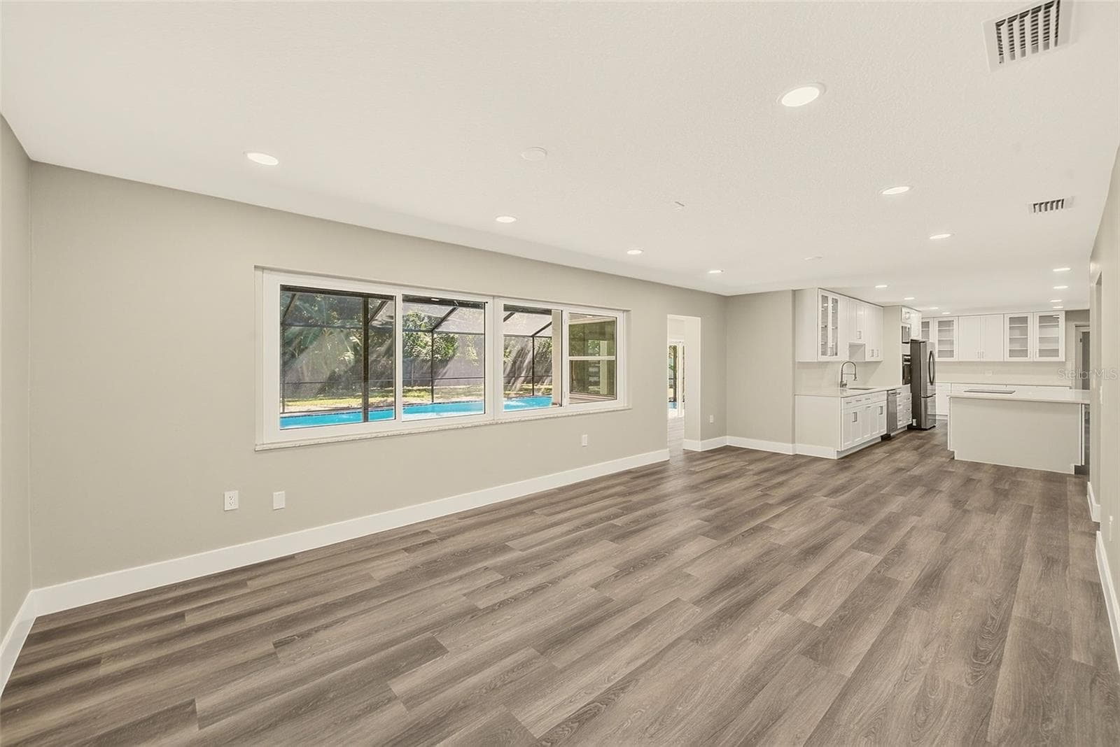 Single Family Residence at 1595 OAK LN, CLEARWATER, photo 16 of 64