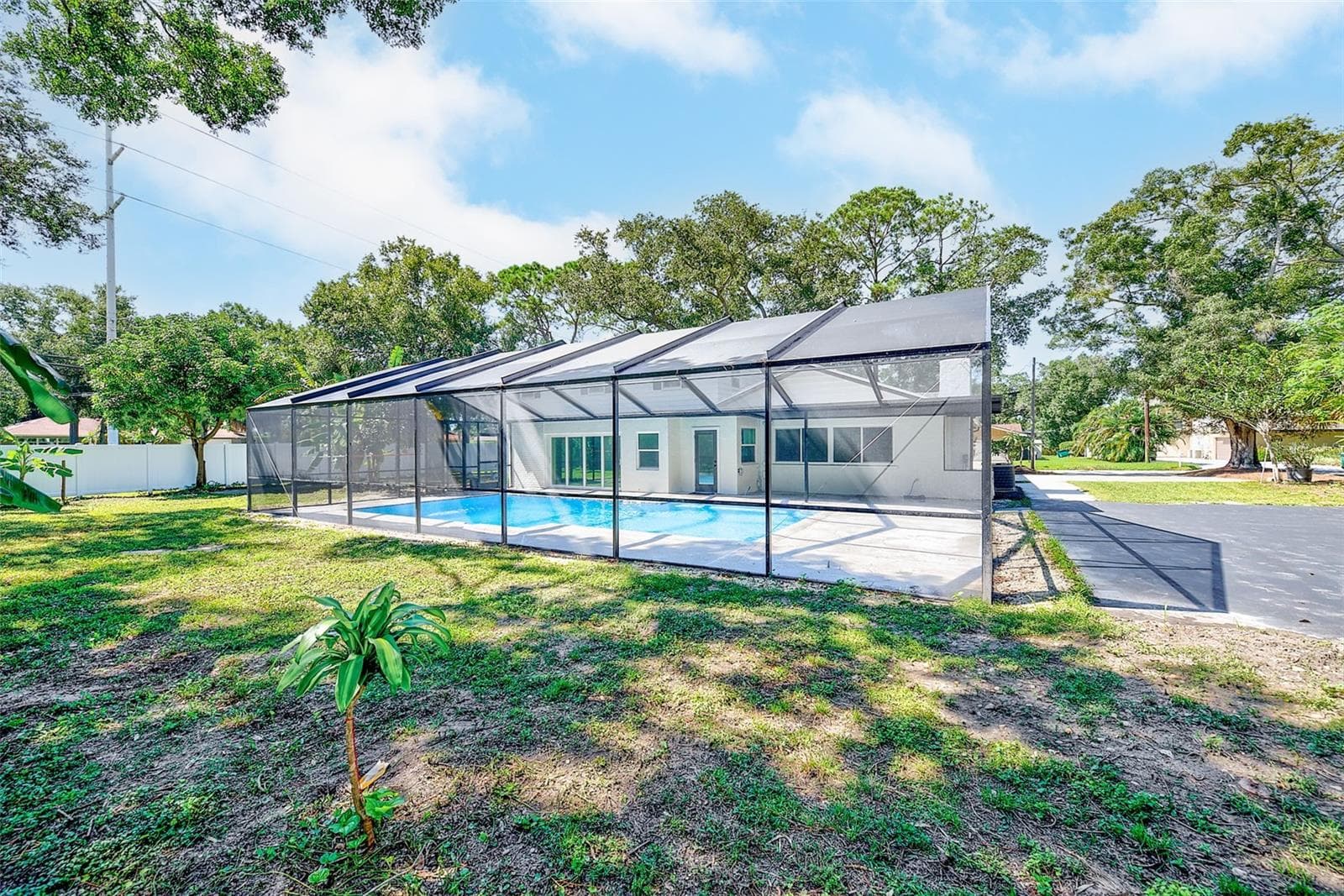 Single Family Residence at 1595 OAK LN, CLEARWATER, photo 56 of 64
