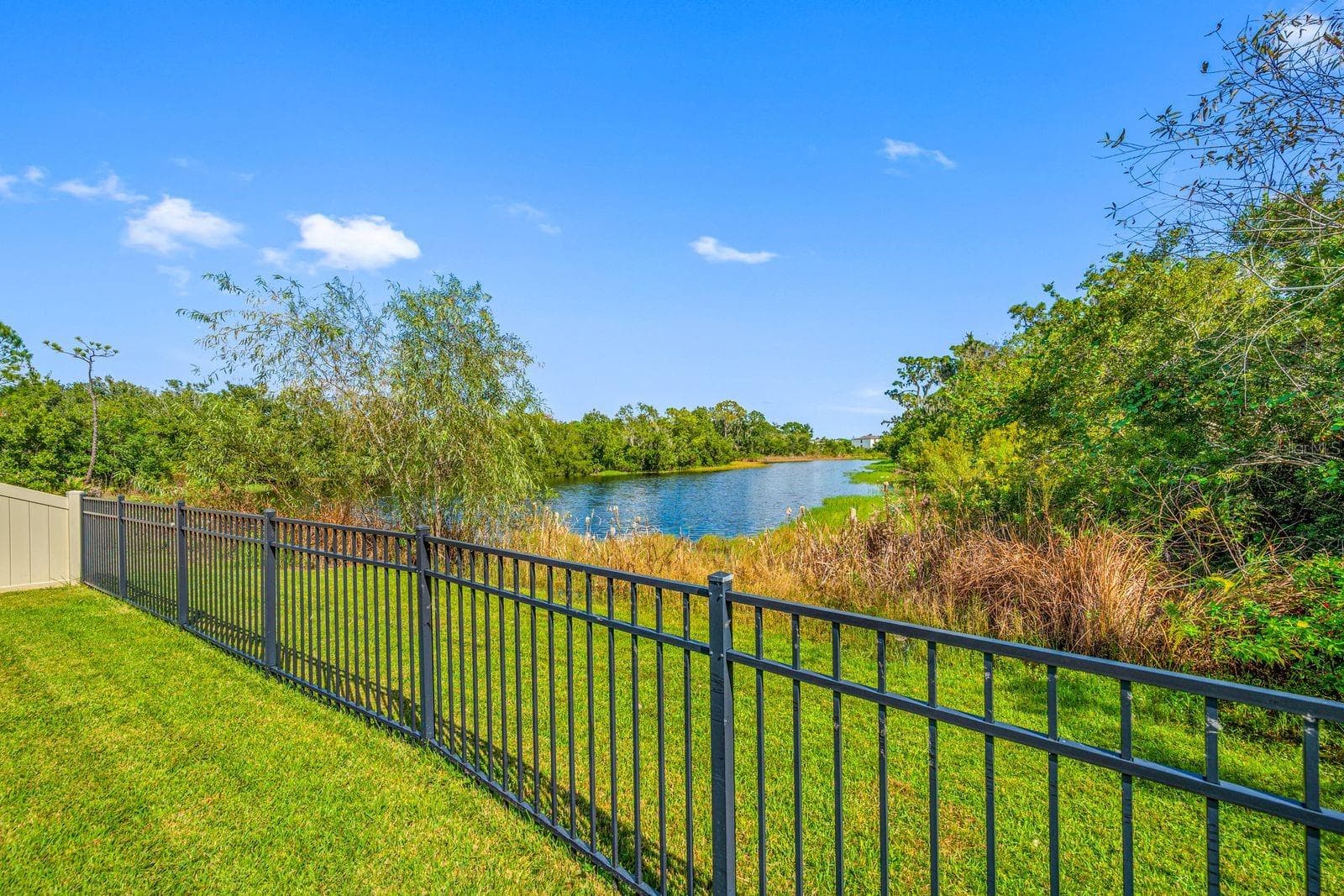 Single Family Residence at 5016 BELLA ARMONIA CIR, WIMAUMA, photo 2 of 60