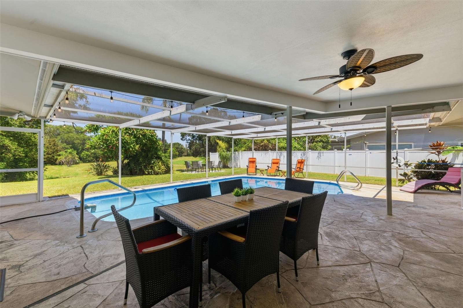 Single Family Residence at 9542 OAKHURST RD, SEMINOLE, photo 3 of 40