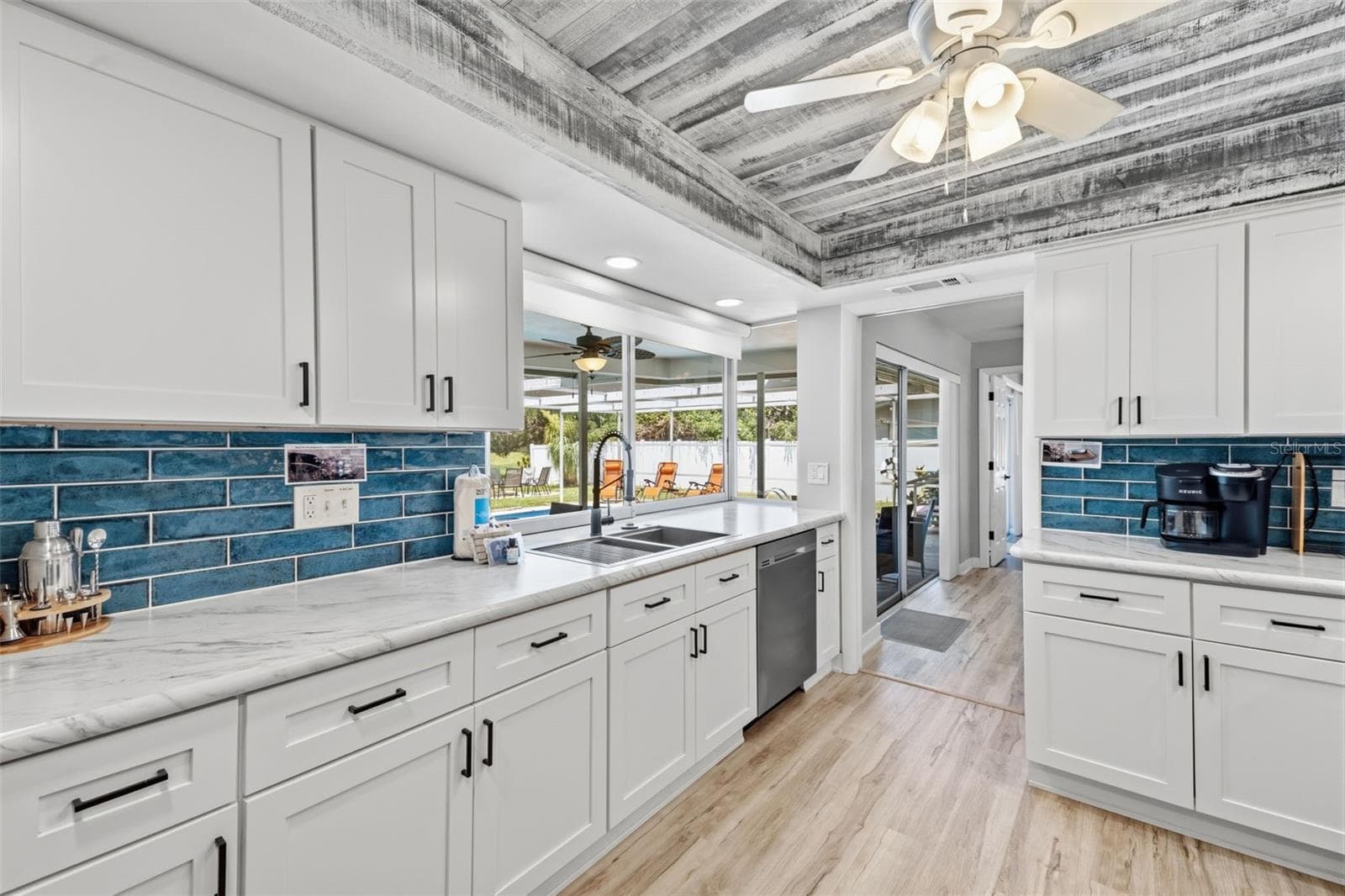 Single Family Residence at 9542 OAKHURST RD, SEMINOLE, photo 8 of 40