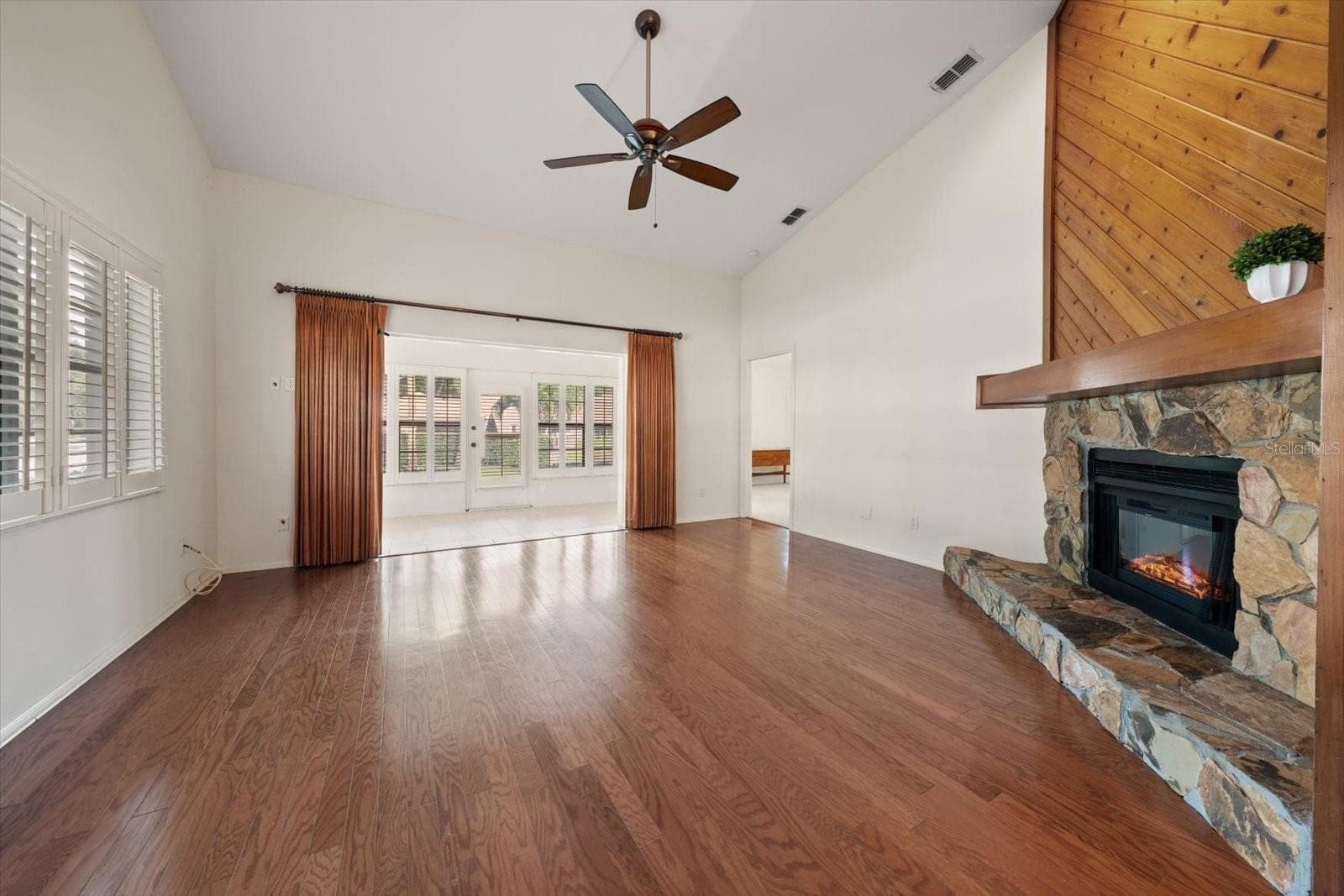 Family room - 3160 JADEMOOR CIR, PALM HARBOR