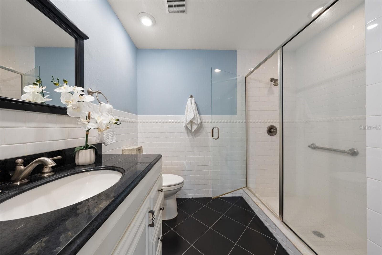 Primary en-suite bathroom - 3160 JADEMOOR CIR, PALM HARBOR