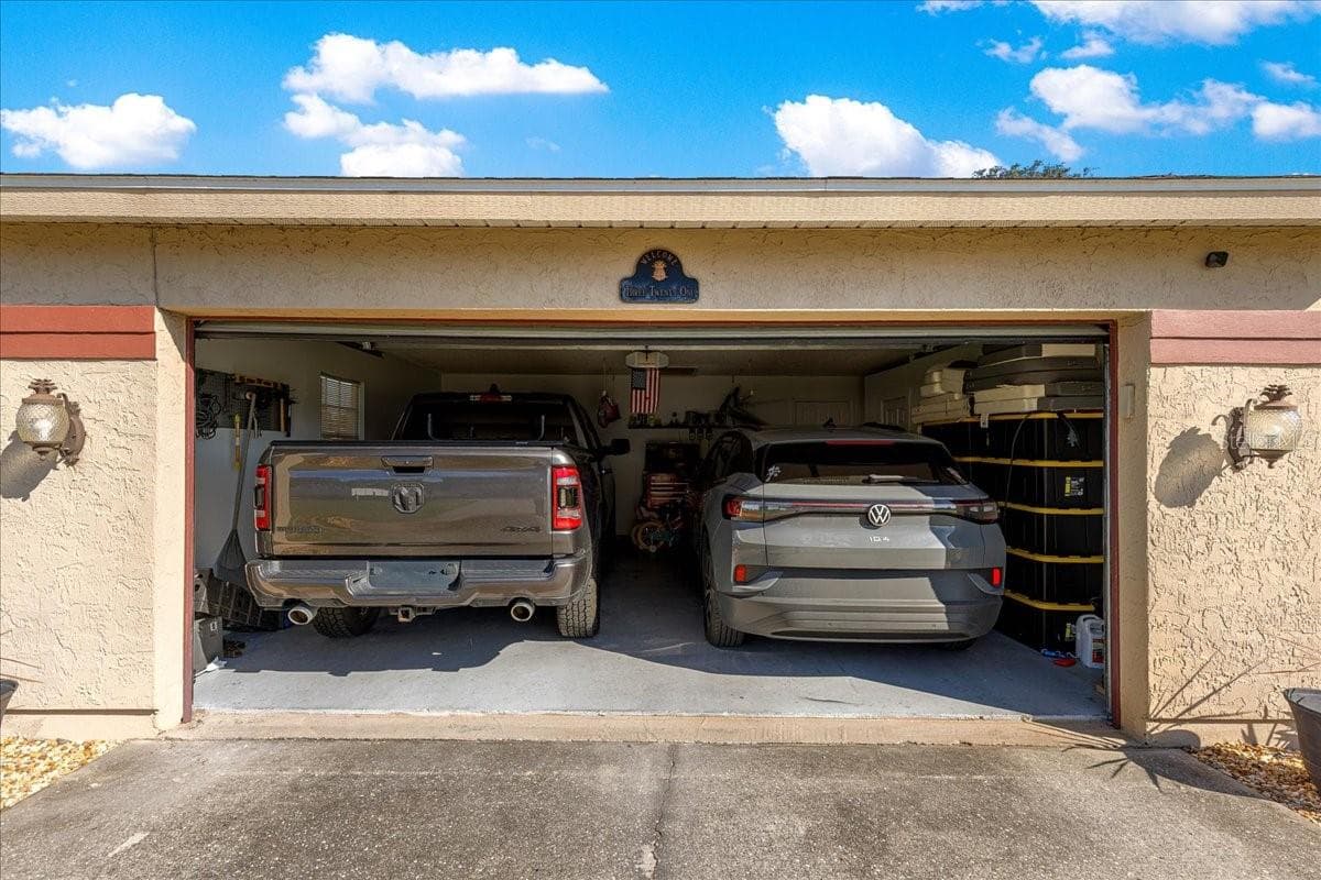 Large 2 Car Garage - 321 OAK TRACK LOOP, OCALA