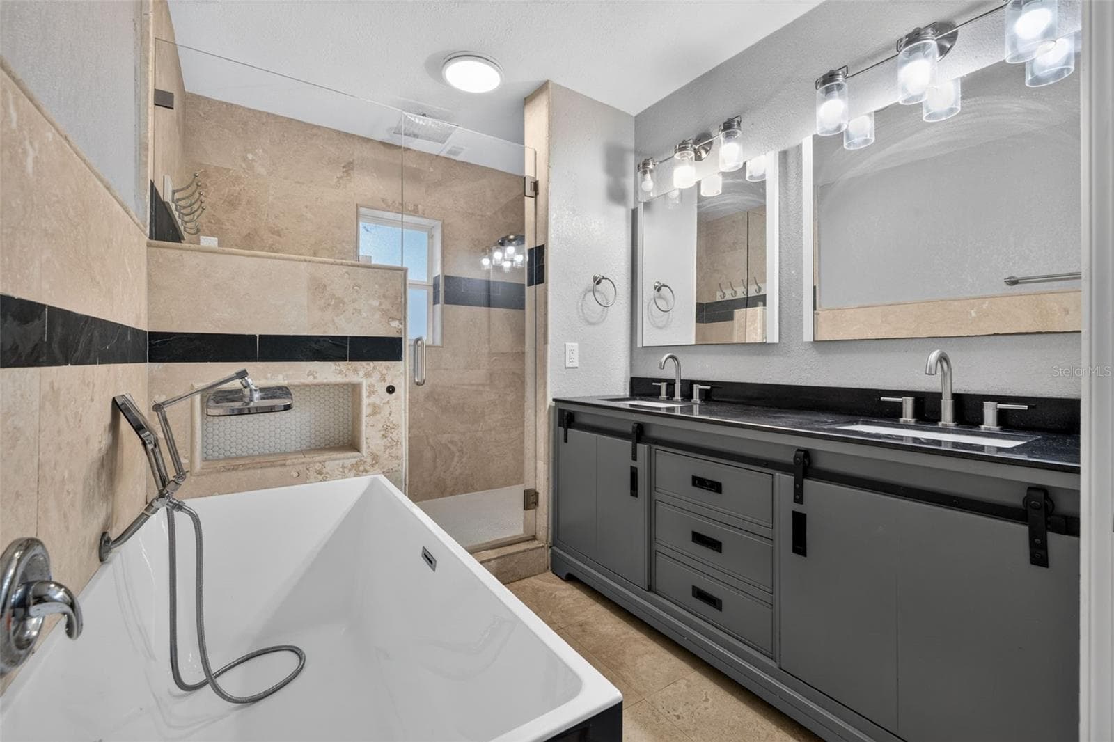 Single Family Residence at 1115 WOODSIDE AVE, CLEARWATER, photo 16 of 26
