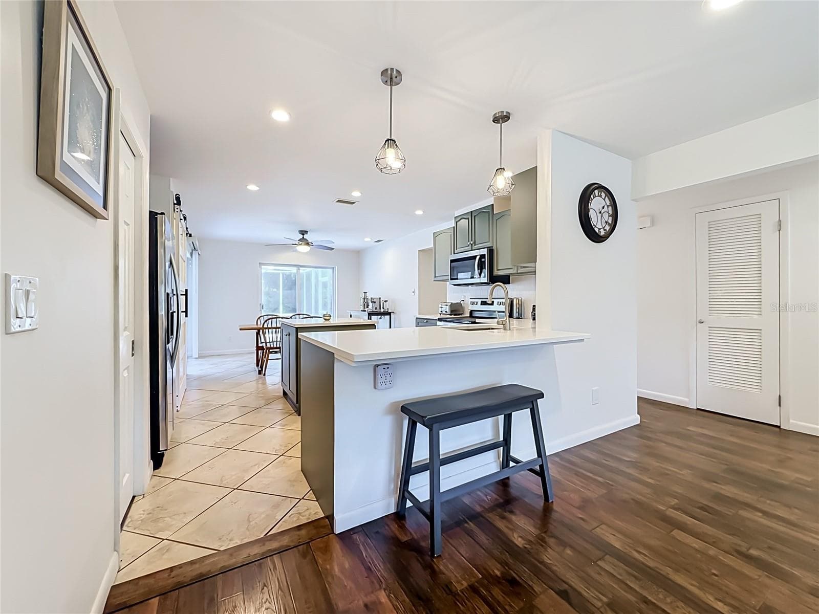 Breakfast Bar - Kitchen - 1852 SOURWOOD BLVD, DUNEDIN