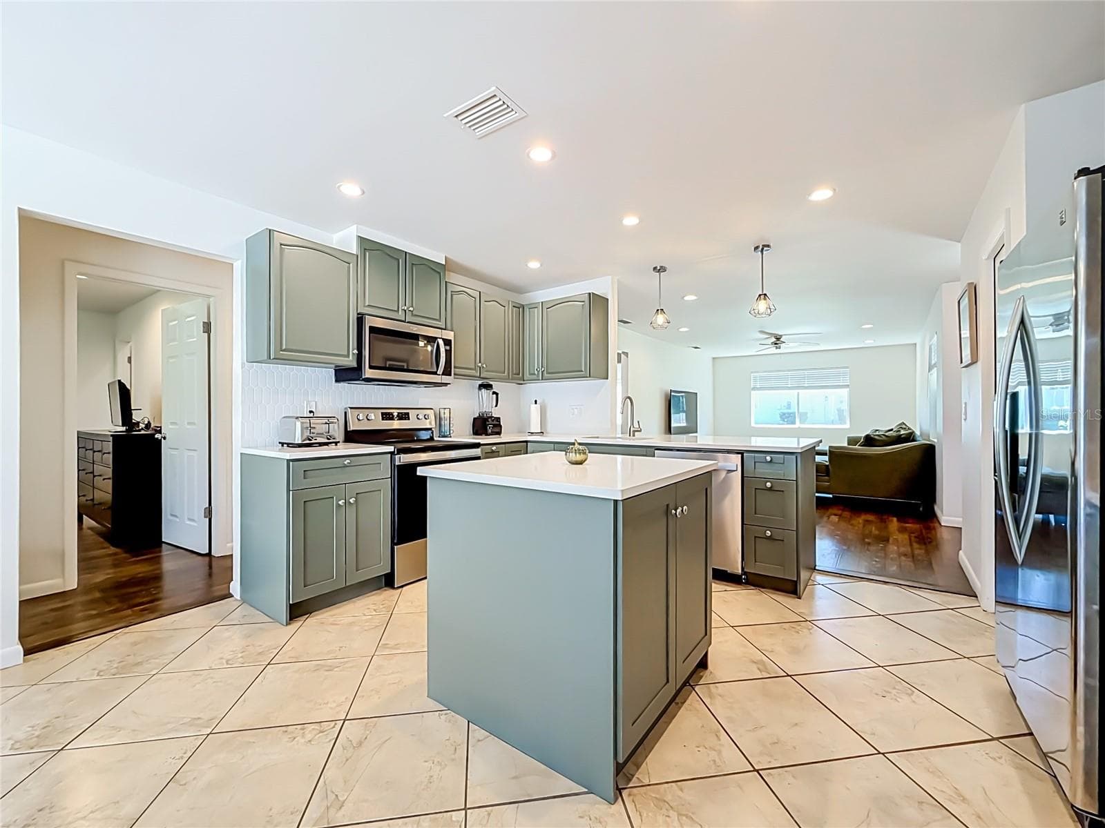Kitchen - 1852 SOURWOOD BLVD, DUNEDIN