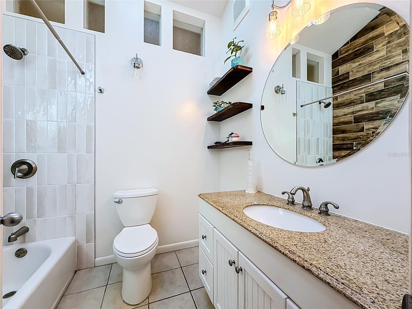 Hall Bath - 1852 SOURWOOD BLVD, DUNEDIN