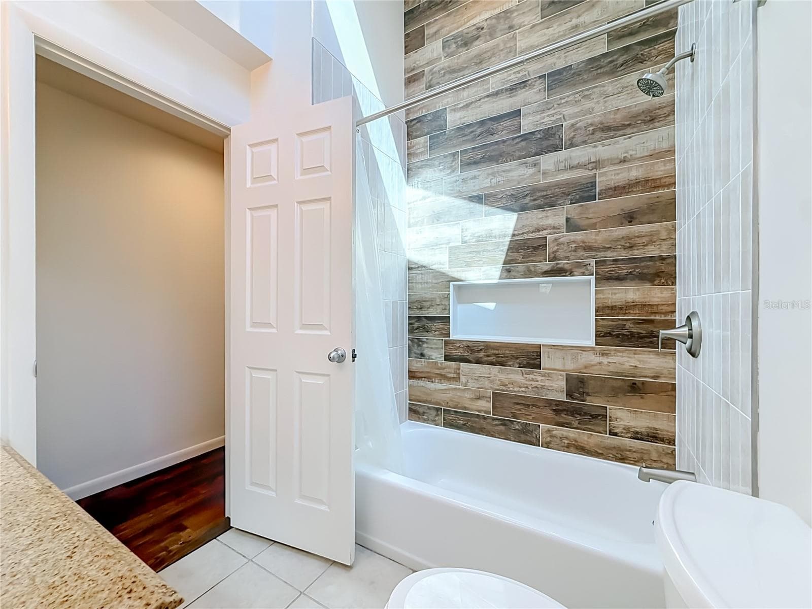 Hall Bath - 1852 SOURWOOD BLVD, DUNEDIN