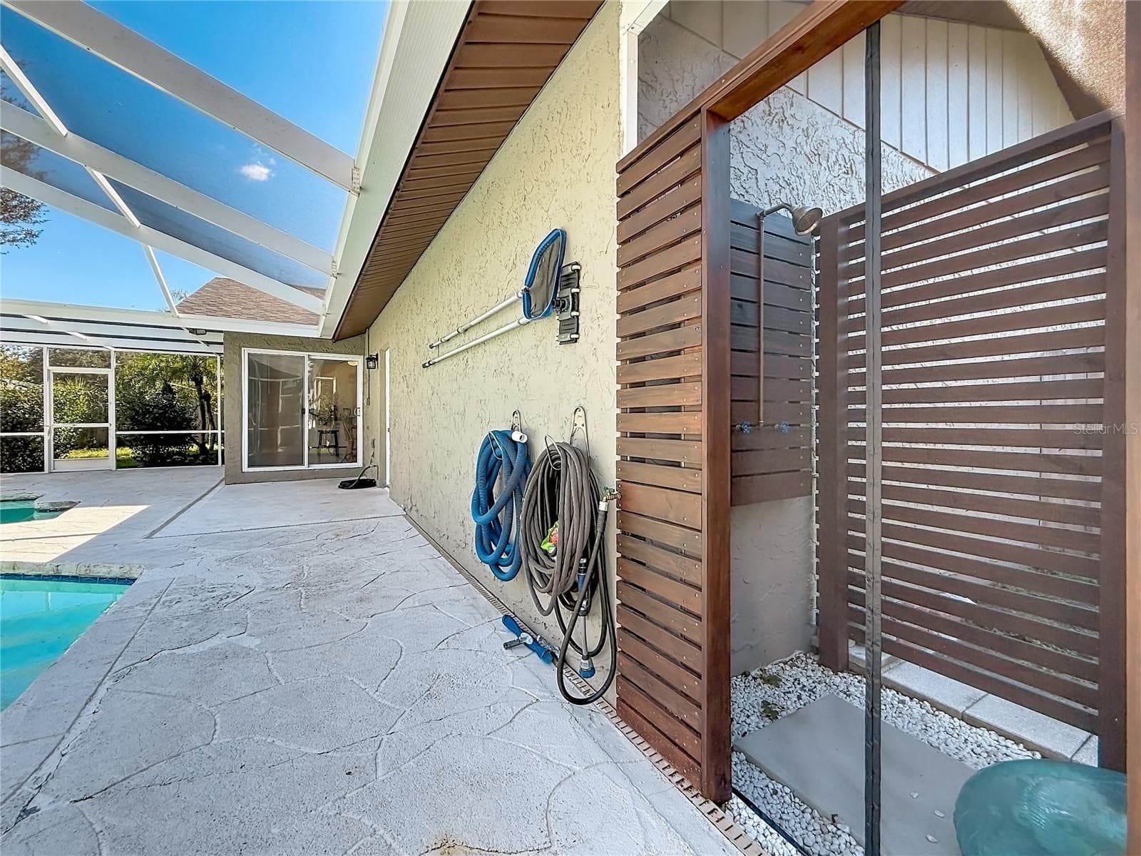 Pool Area Rinse Station - 1852 SOURWOOD BLVD, DUNEDIN
