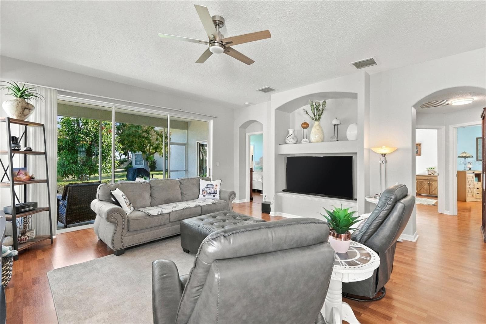 Single Family Residence at 5604 GULF STREAM ST, TAVARES, photo 2 of 38
