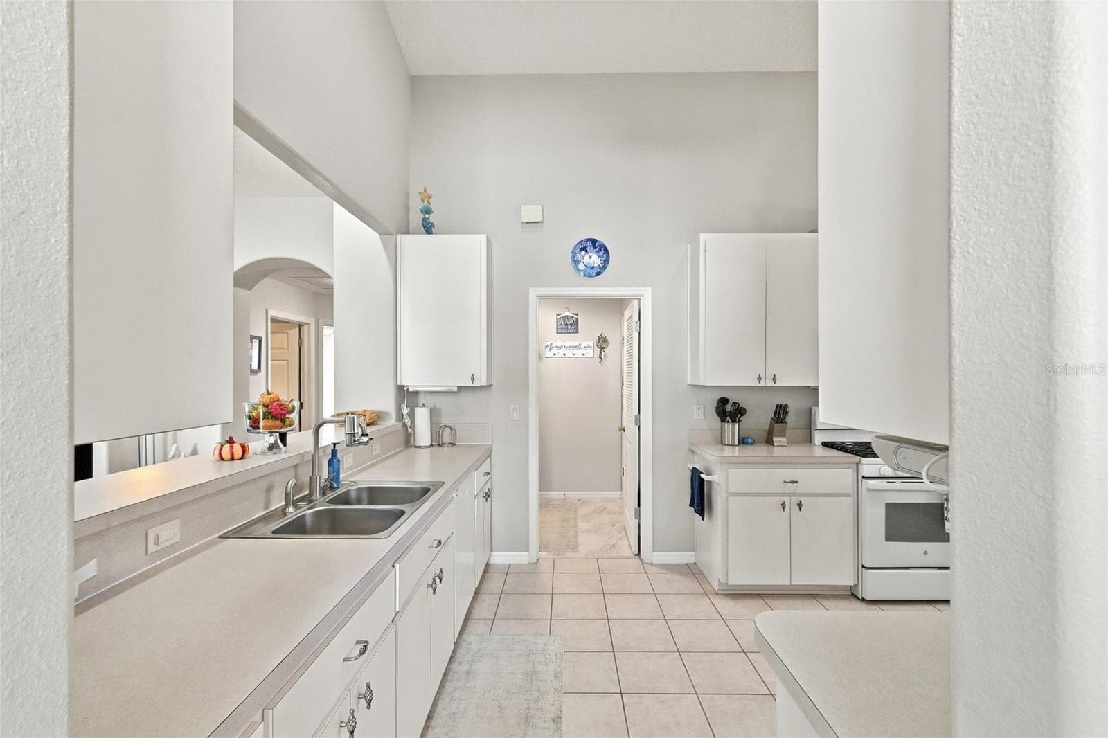 Single Family Residence at 5604 GULF STREAM ST, TAVARES, photo 6 of 38