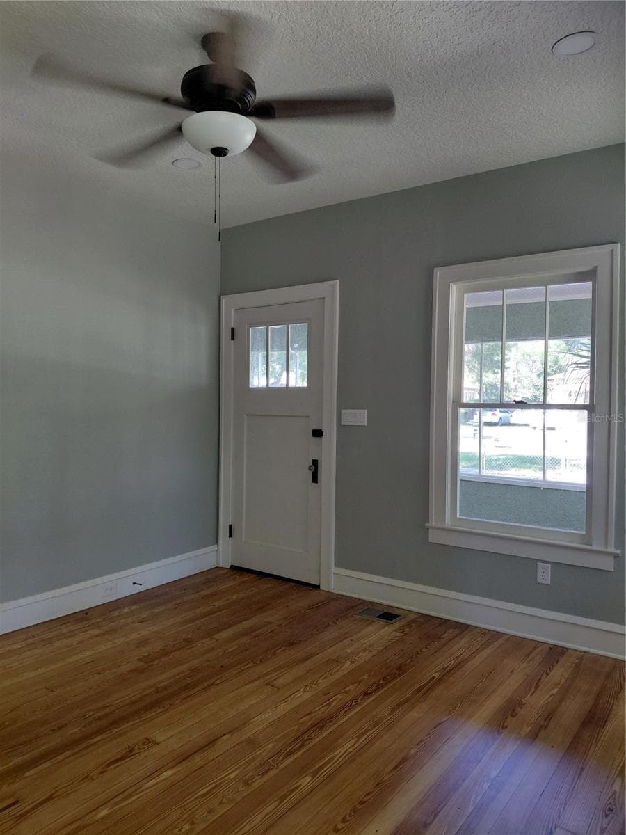 Front door living room - 532 E RICH AVE, DELAND