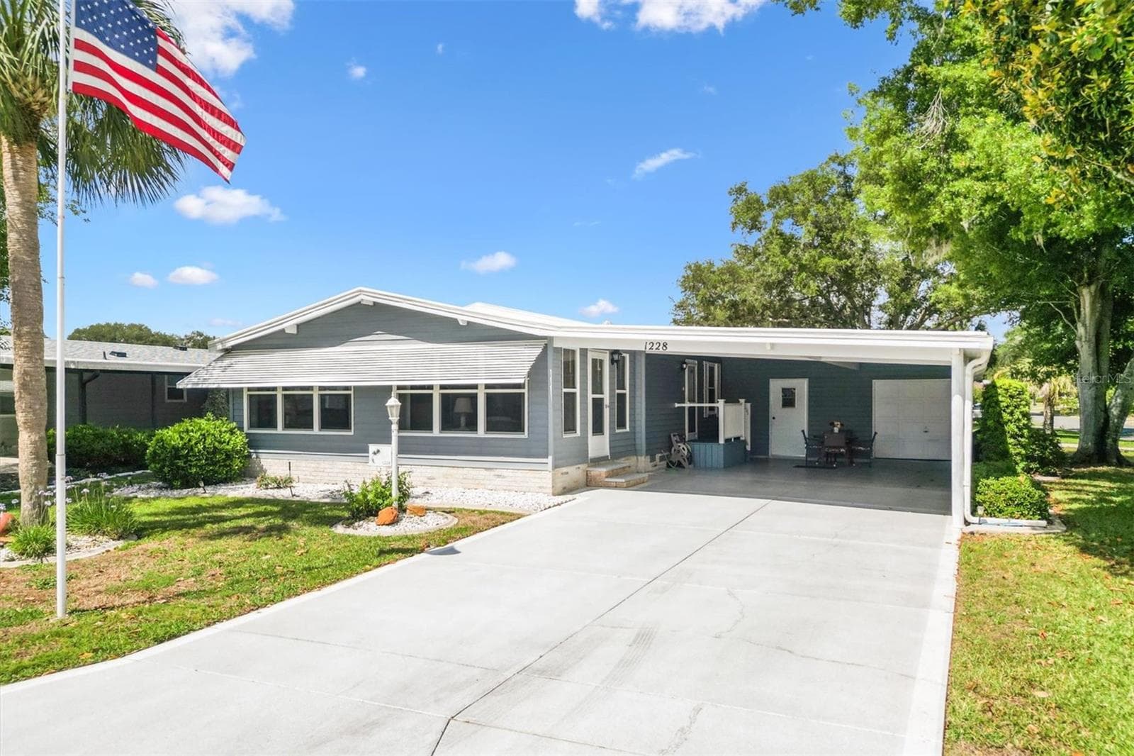 1228 PALMETTO DR