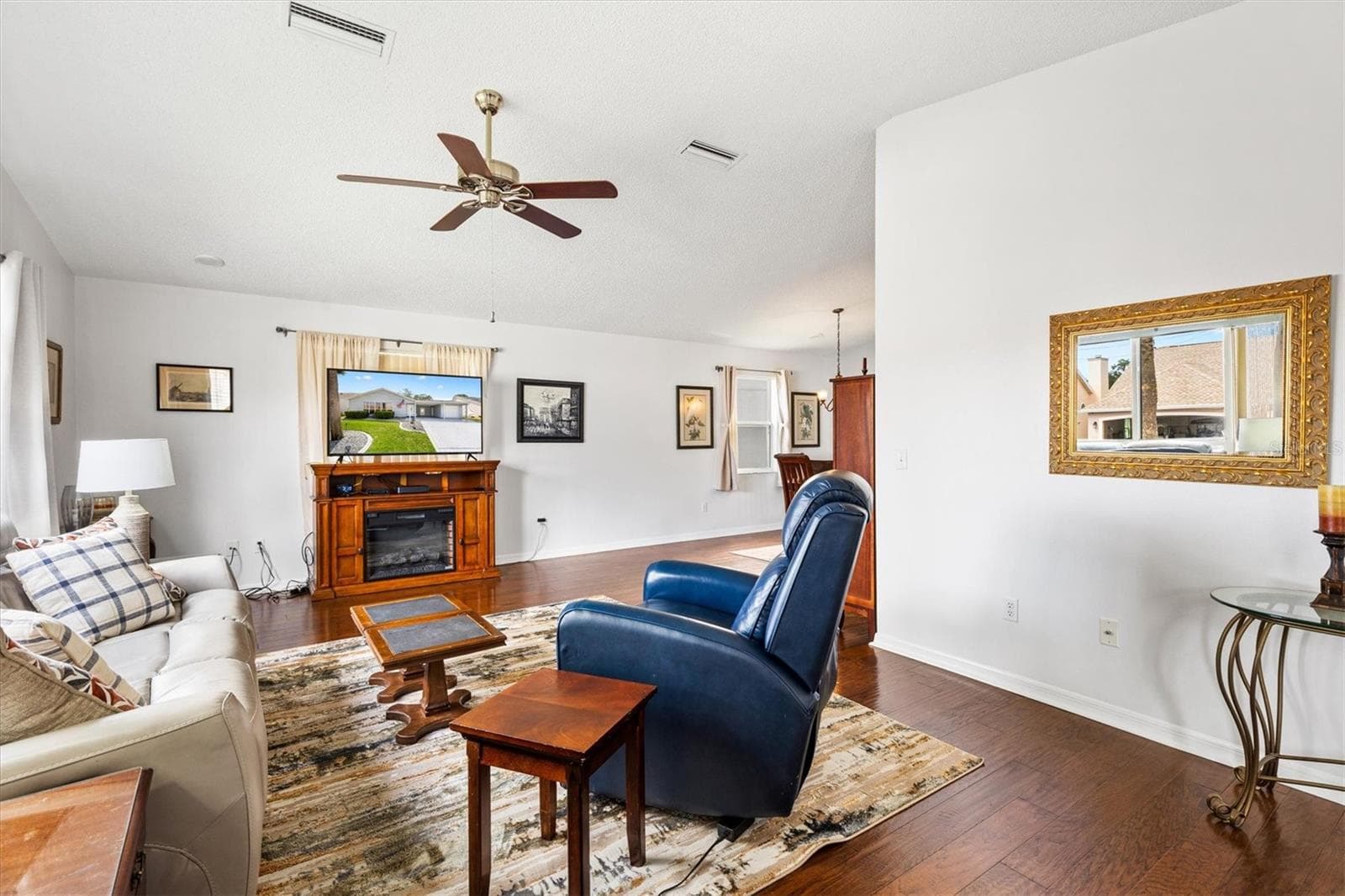 Living Room - 406 DEL MAR DR, LADY LAKE