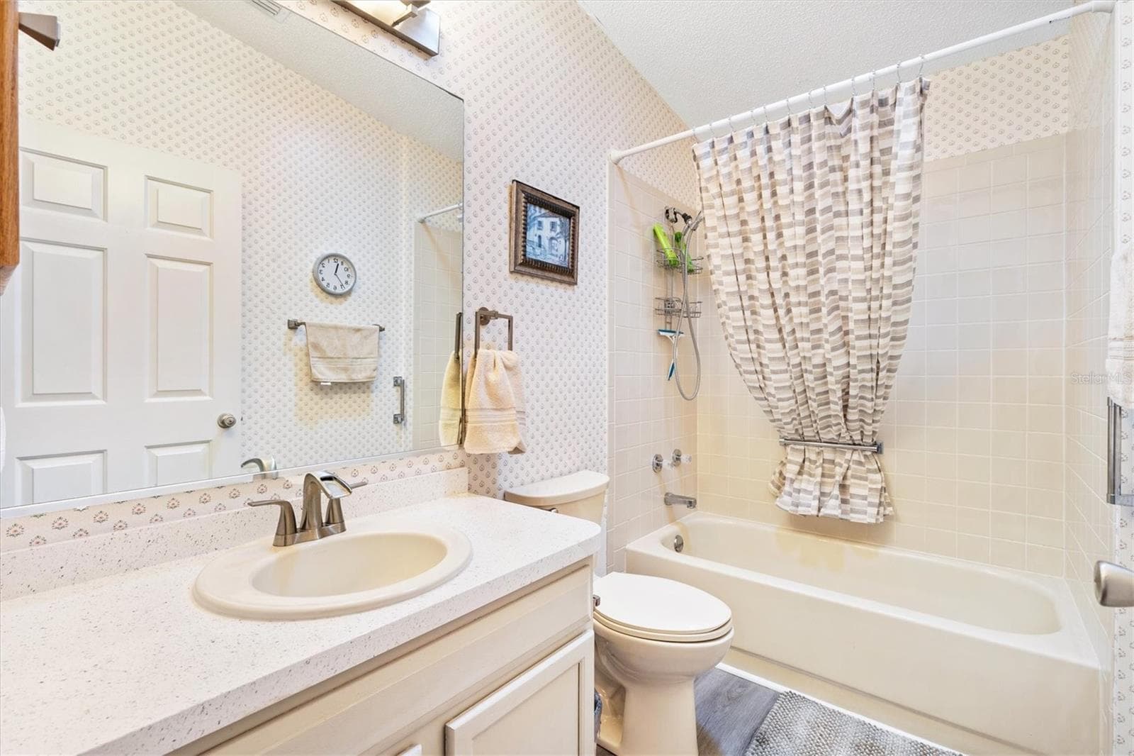 Guest Beath - 406 DEL MAR DR, LADY LAKE