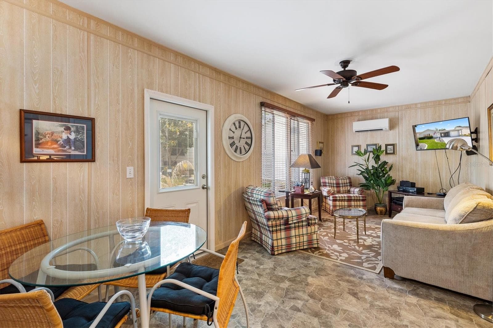 Florida Room - 406 DEL MAR DR, LADY LAKE
