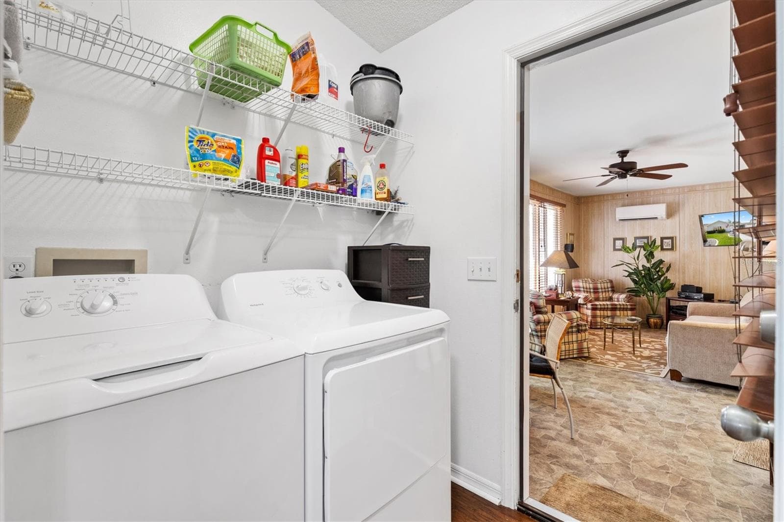 Laundry room - 406 DEL MAR DR, LADY LAKE
