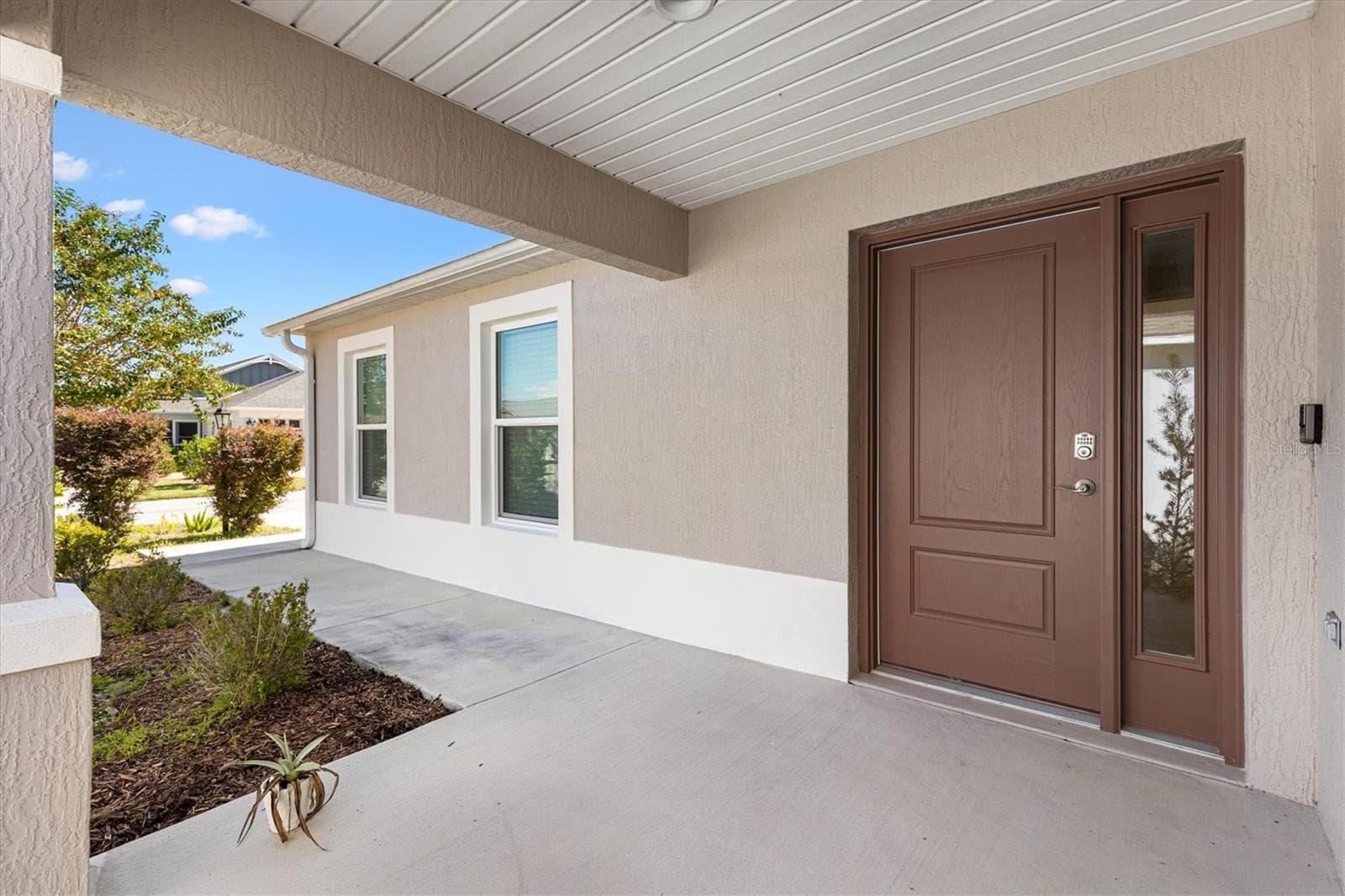 Covered Front Porch - 6094 RODRIGUEZ LN, THE VILLAGES