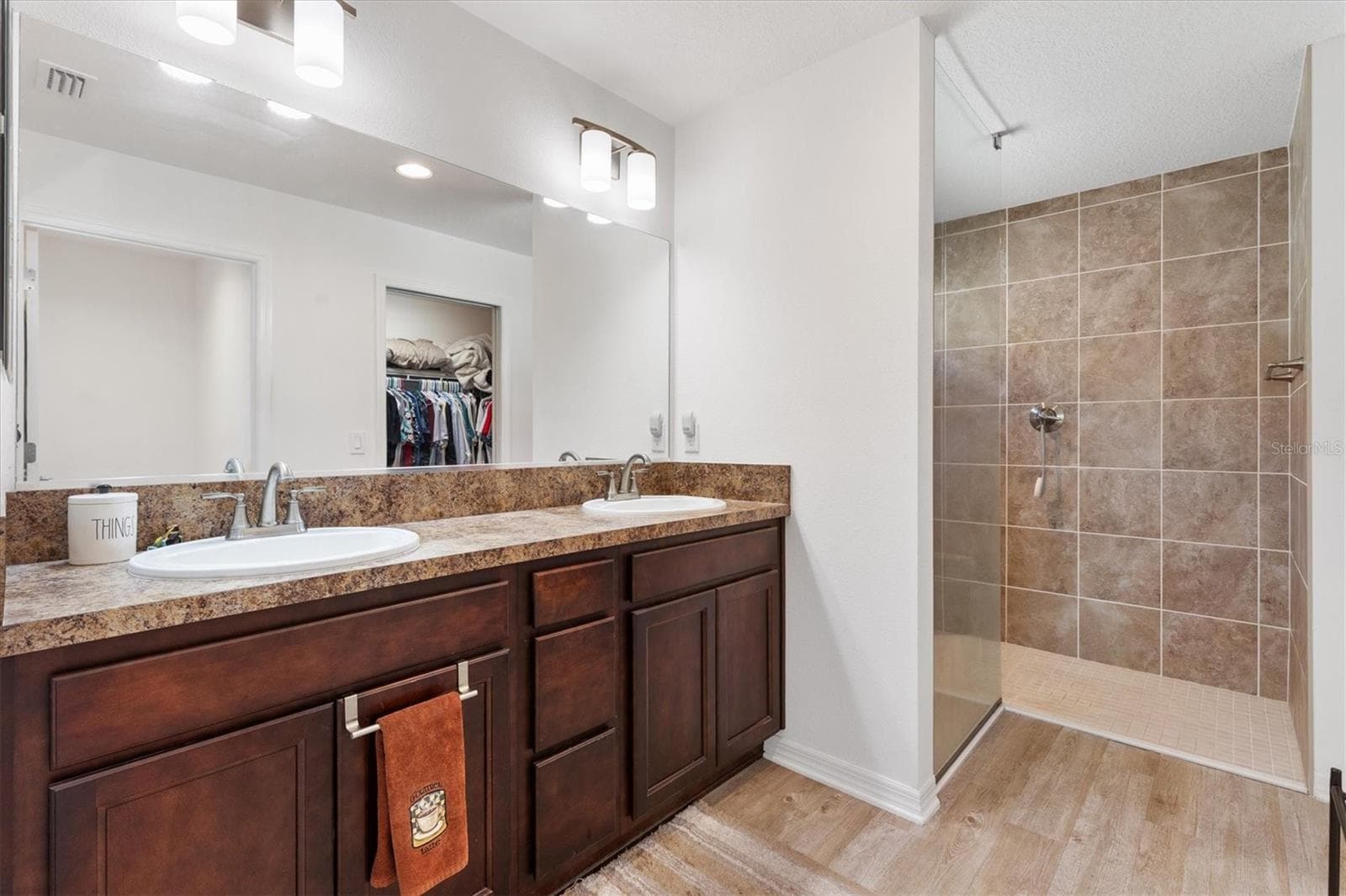 Master Bath - 6094 RODRIGUEZ LN, THE VILLAGES