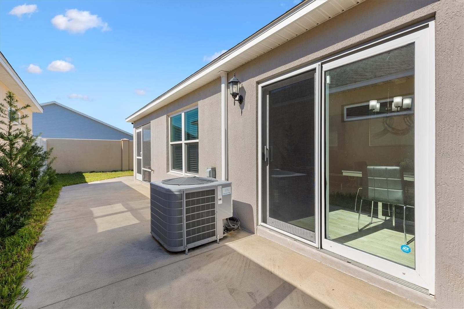 Side Courtyard - 6094 RODRIGUEZ LN, THE VILLAGES
