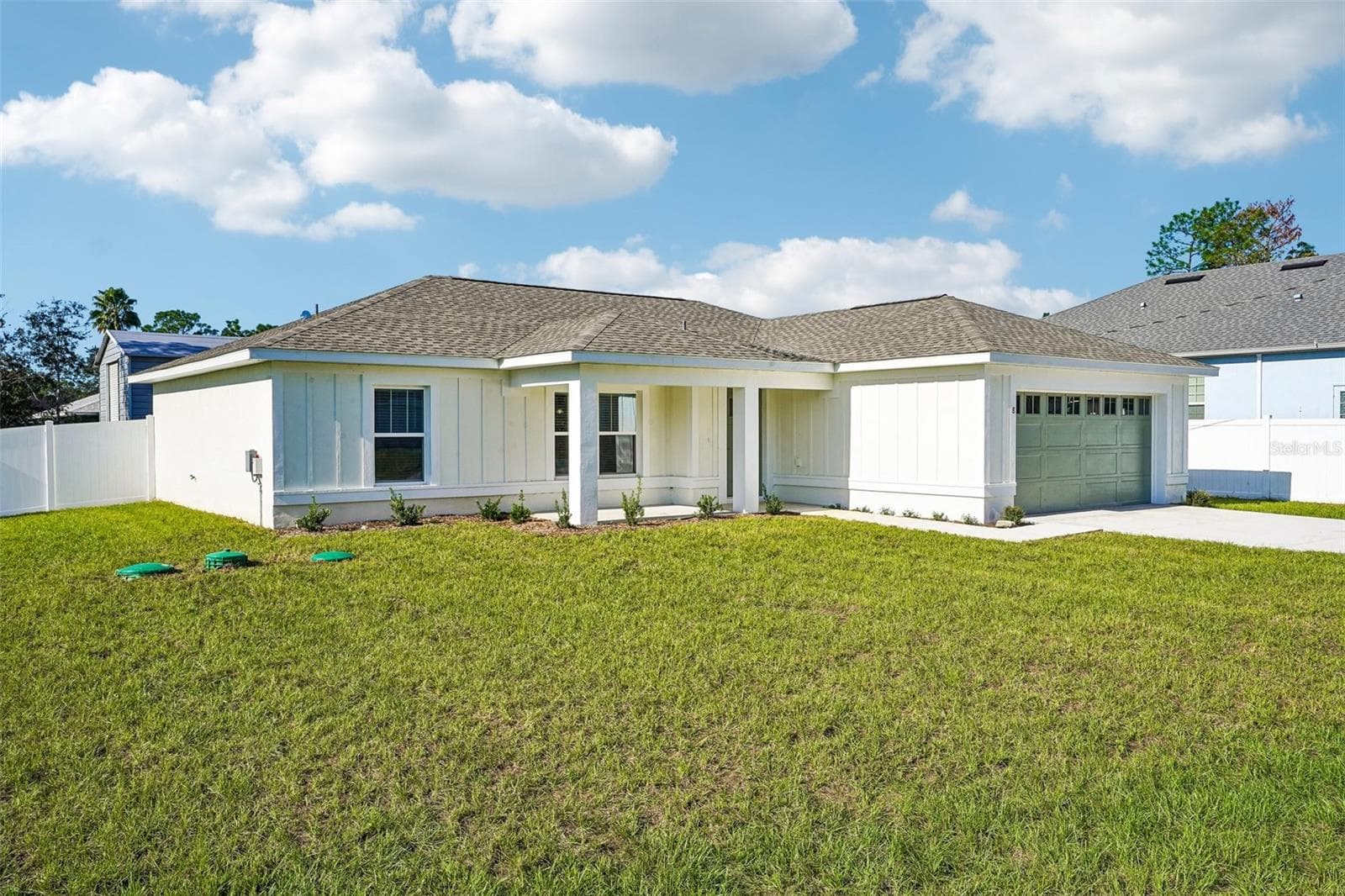 Single Family Residence at 8 HEMLOCK LOOP CRSE, OCALA, photo 3 of 53
