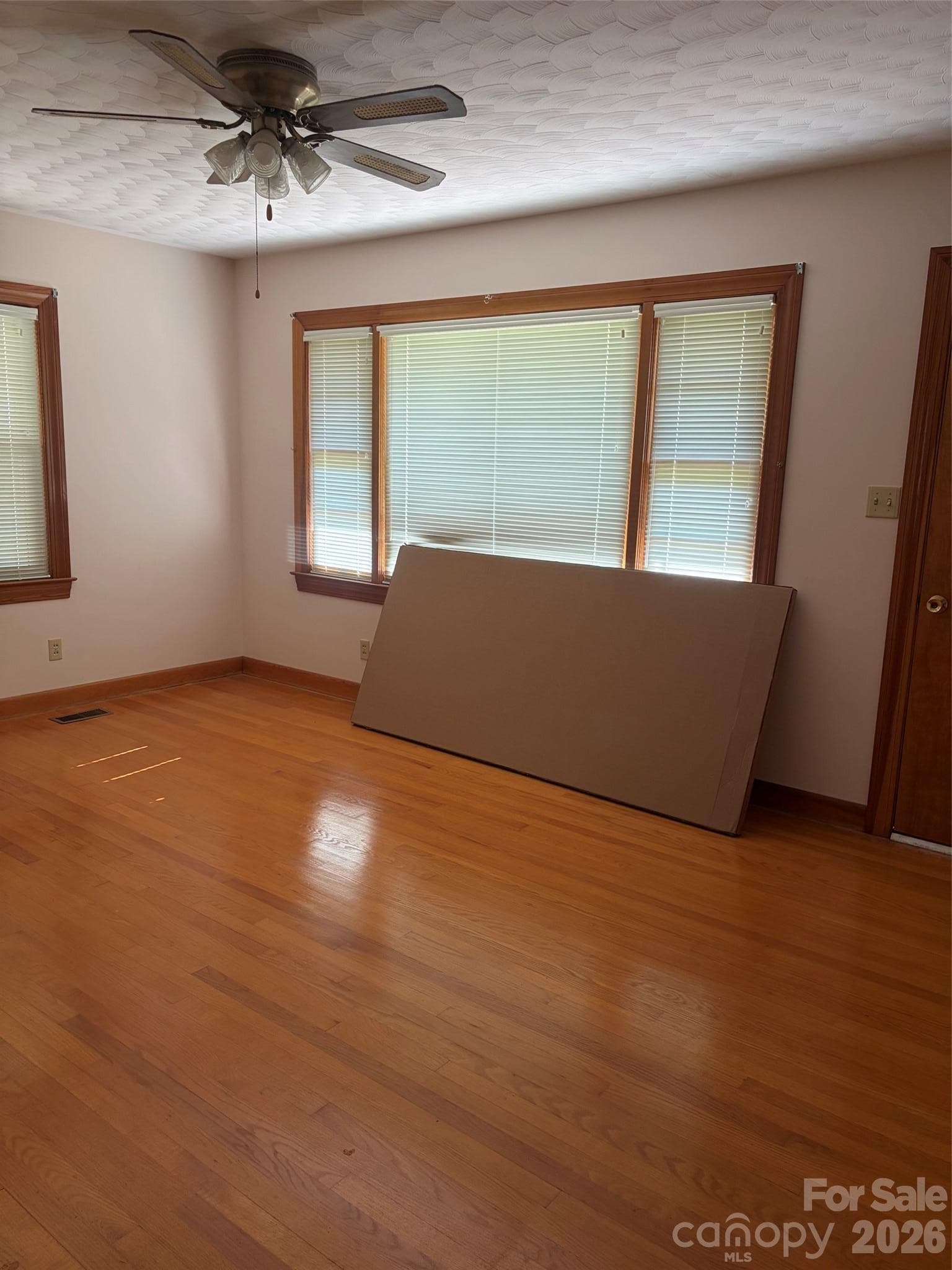 Single Family Residence at 3149 Catawba Street, Claremont, photo 8 of 19