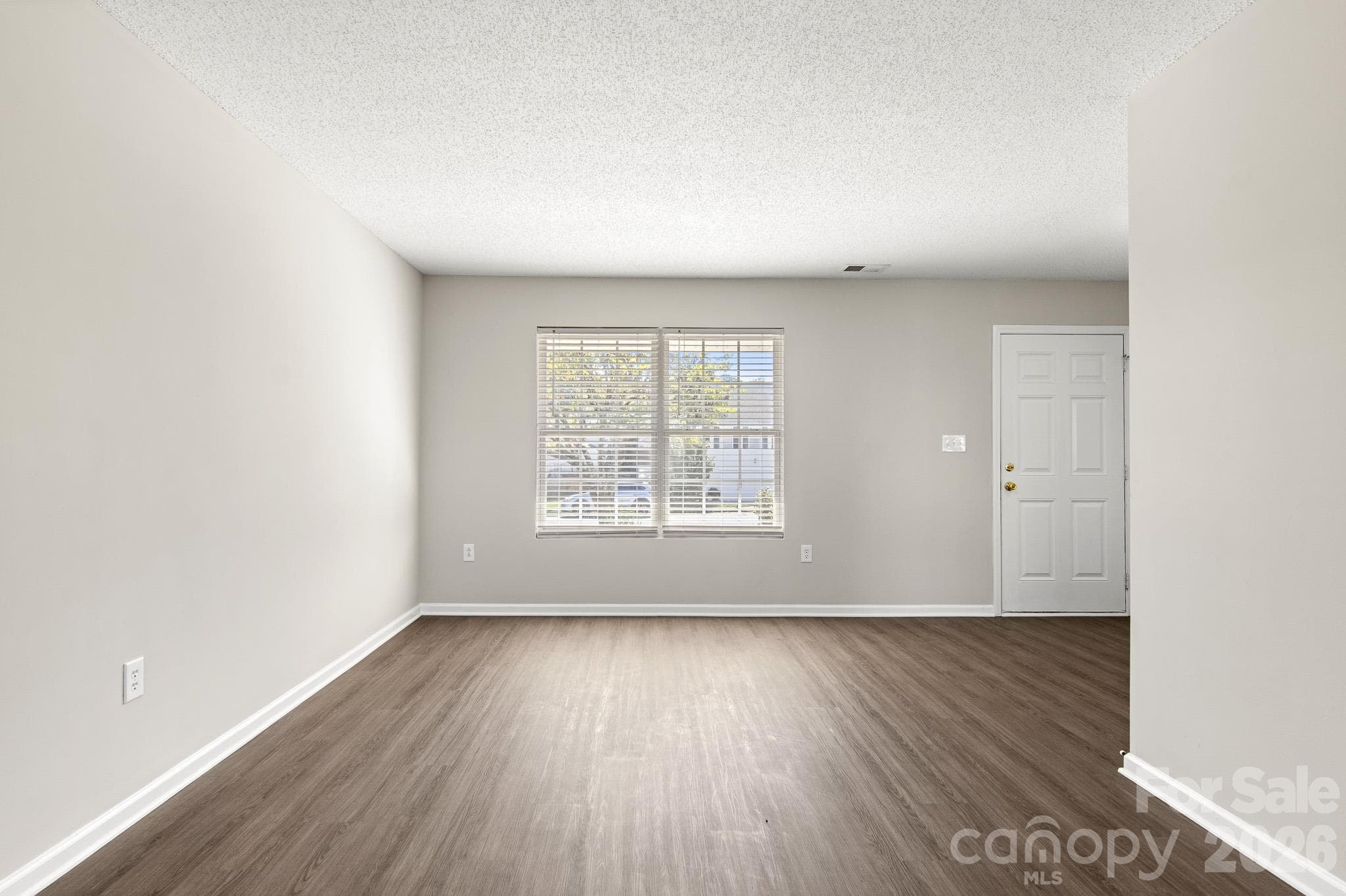 Single Family Residence at 2303 Highland Park Drive, Charlotte, photo 9 of 48