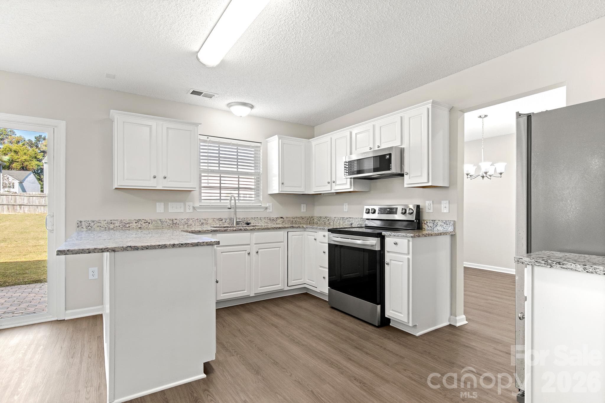 Single Family Residence at 2303 Highland Park Drive, Charlotte, photo 14 of 48