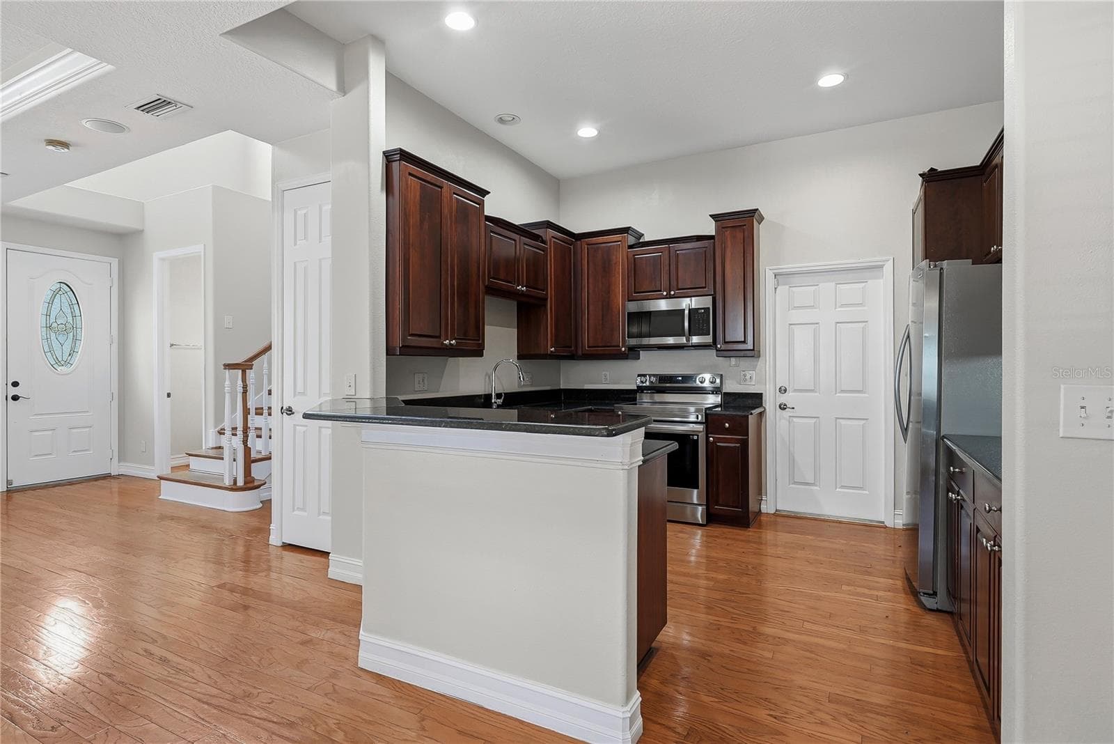 Townhouse at THE BORGHESE VILLAS AT WESTSHO, TAMPA, photo 9 of 42